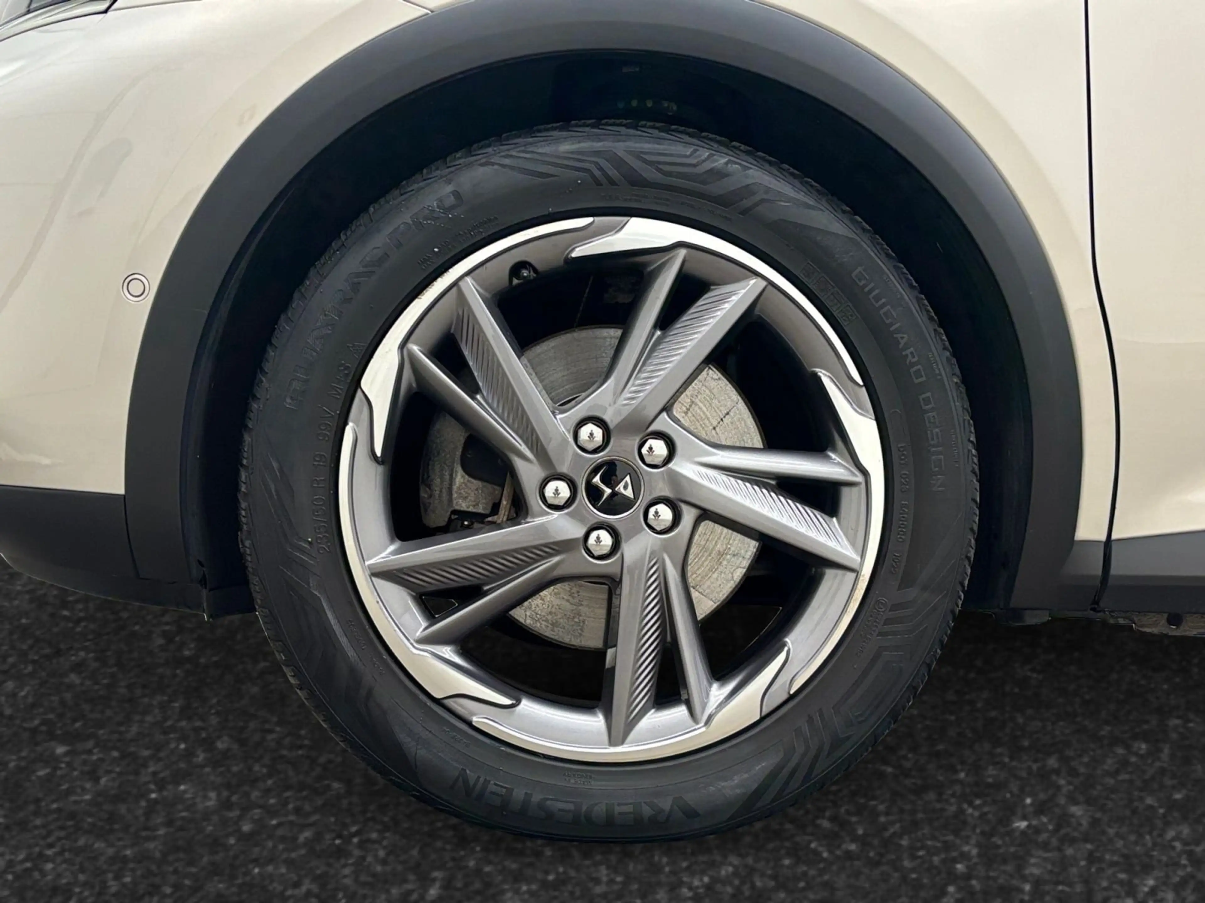 DS Automobiles DS 7 Crossback 1.6 E-TENSE Rivoli AUT — photo 5