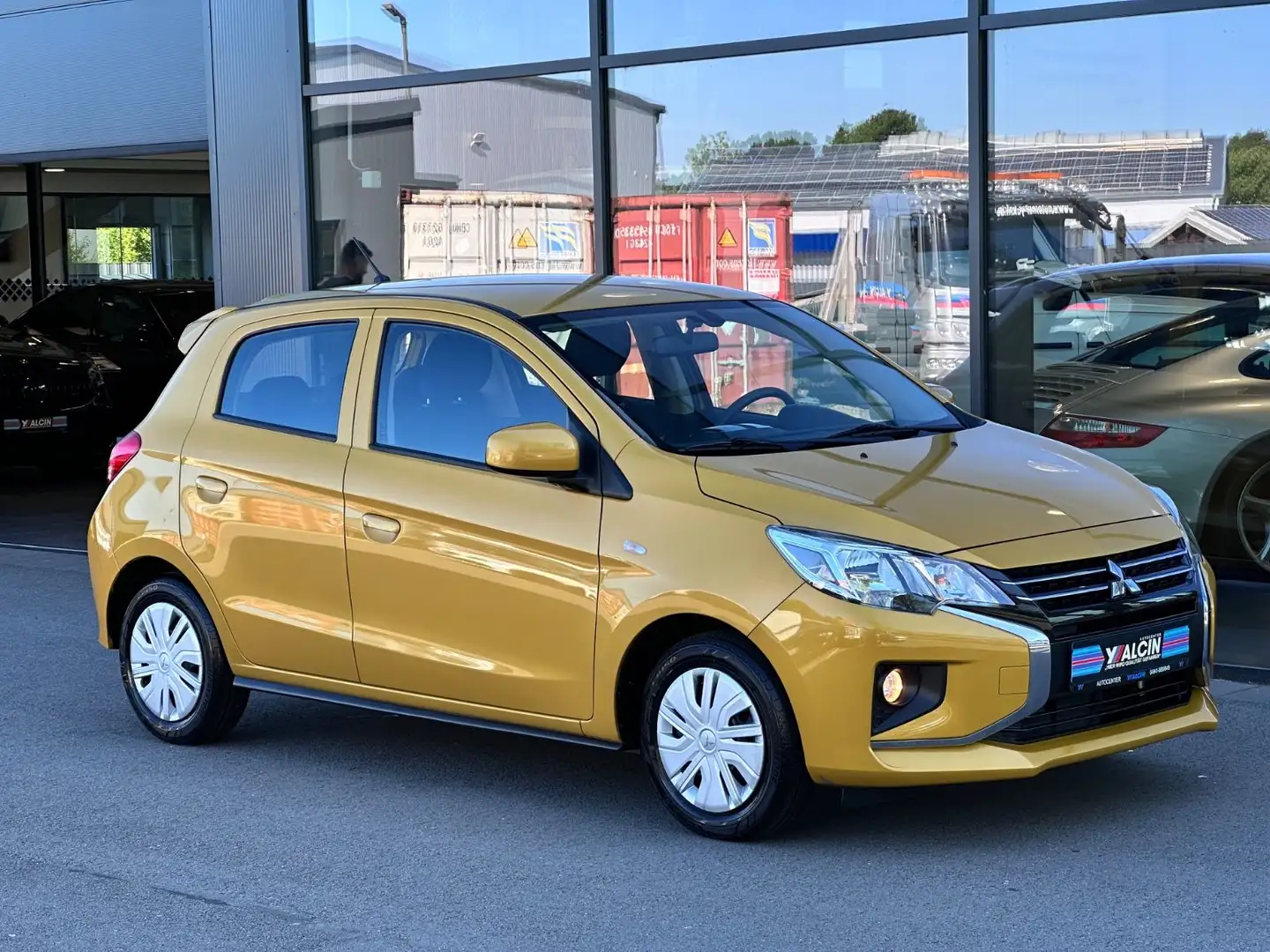 Mitsubishi Space Star 1.2 MIVEC Spirit 2.HA/KLIMAANLAGE/EFH Jaune - 2