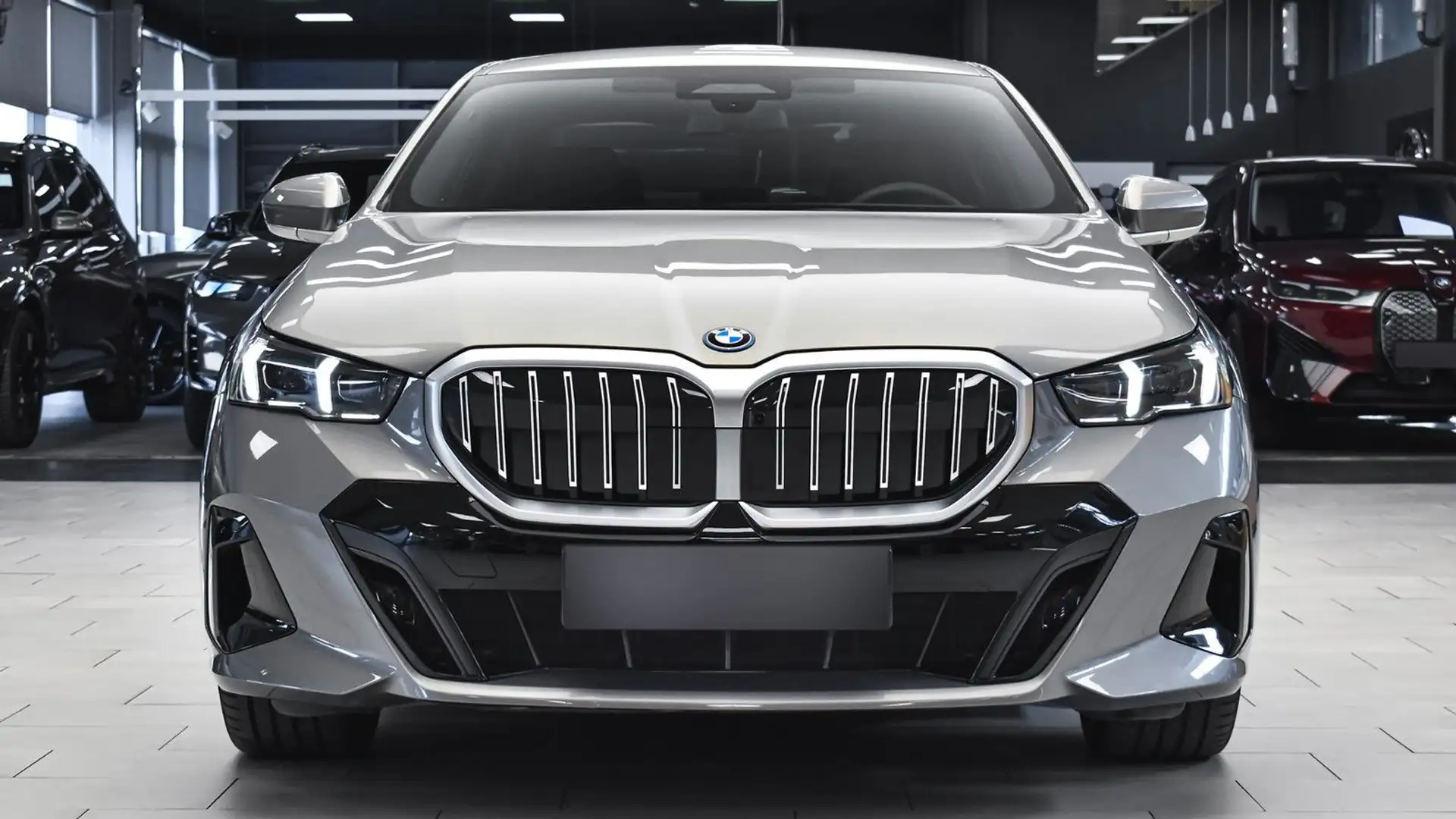 BMW 550 e xDrive M Sport PHEV Gris - 1