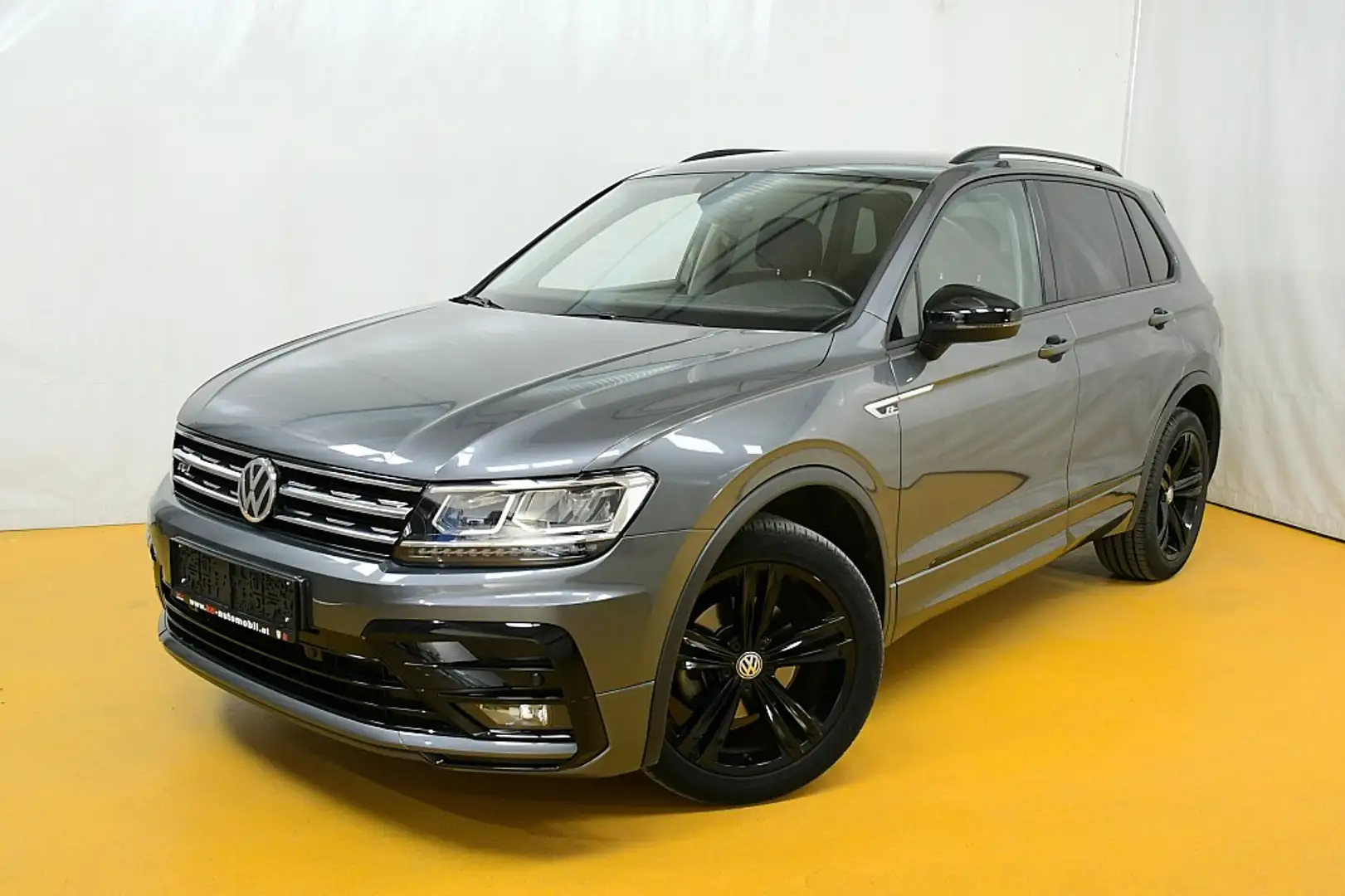 Volkswagen Tiguan 2,0 TDI SCR 4Motion Comfortline Schwarz - 1