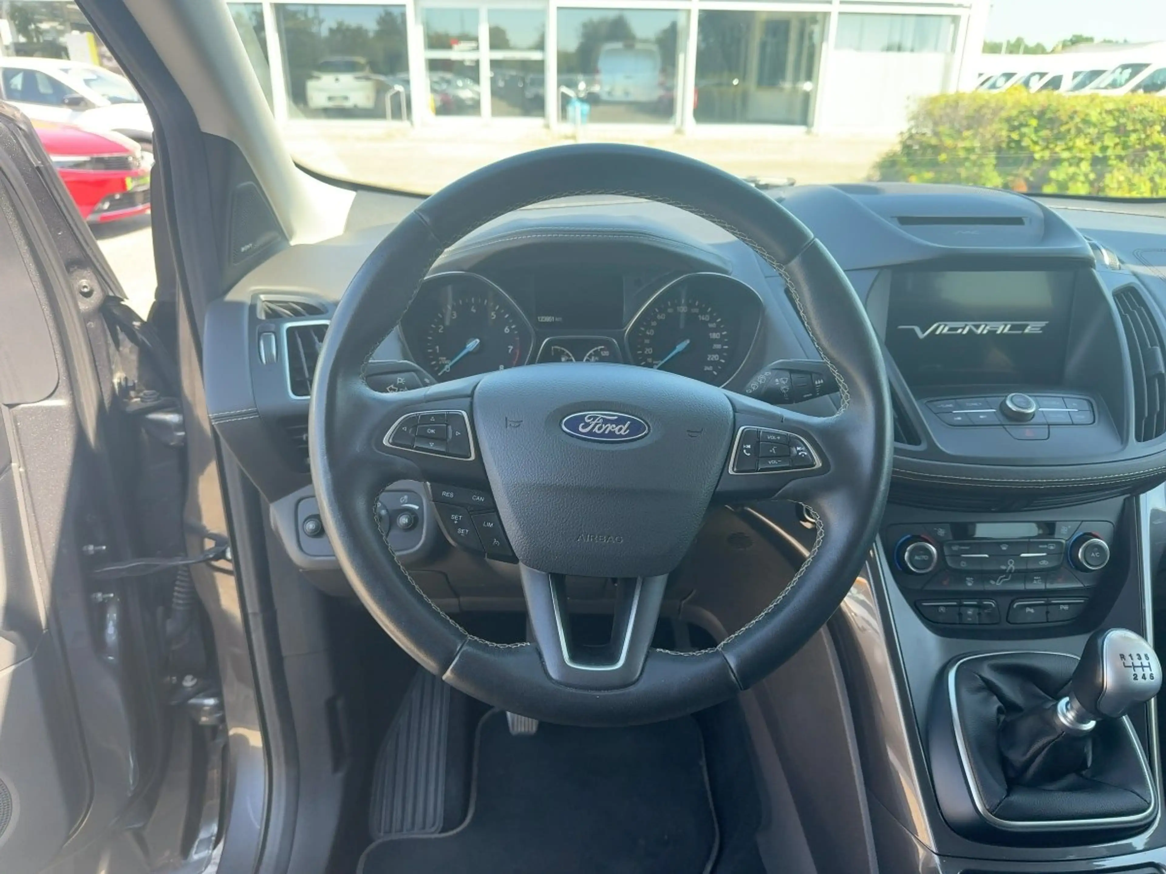 Ford Kuga 1.5 EcoBoost Vignale Navi+Winterp.+2xKlima — photo 12
