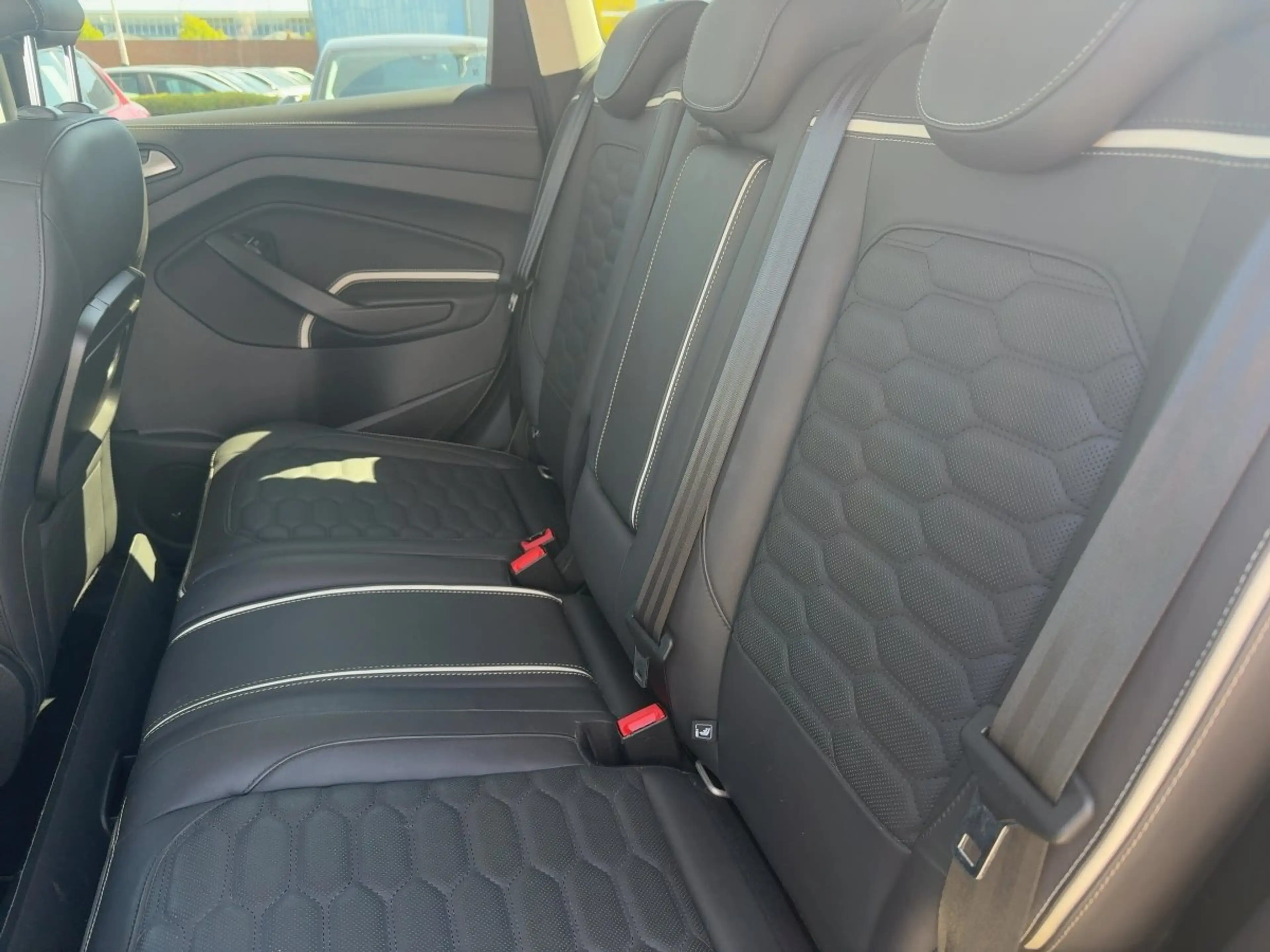Ford Kuga 1.5 EcoBoost Vignale Navi+Winterp.+2xKlima — photo 10