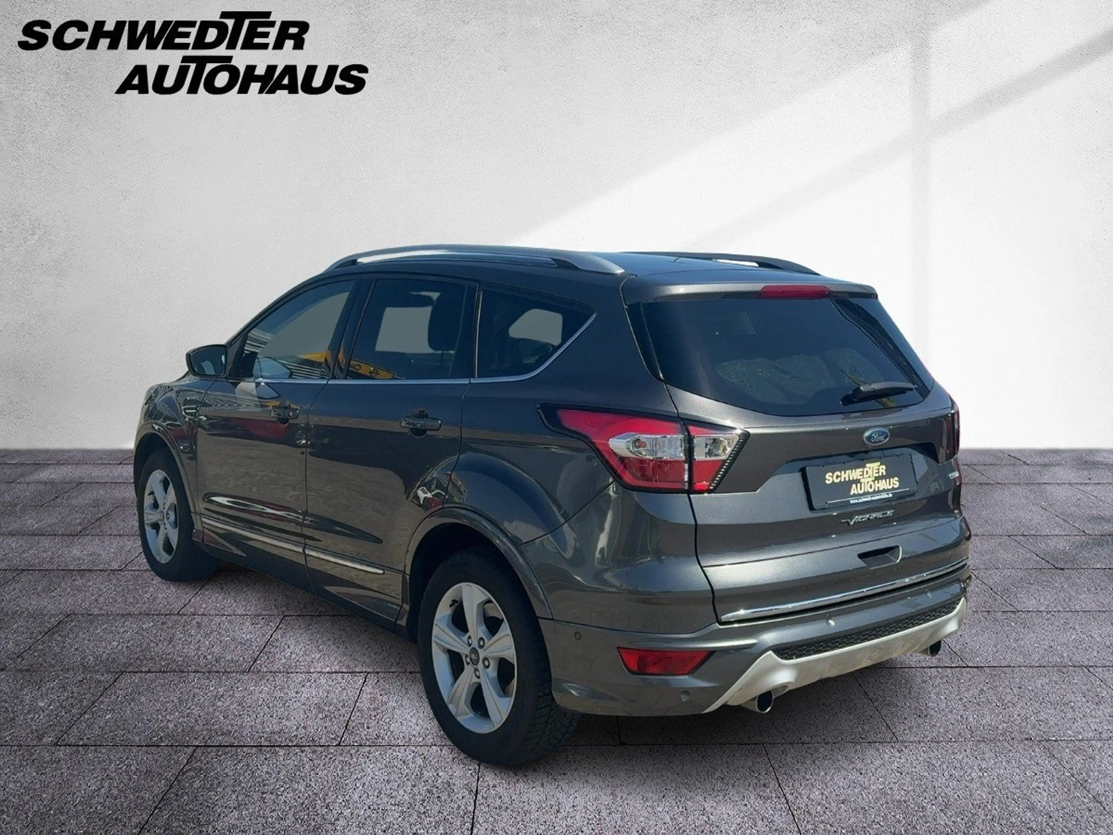 Ford Kuga 1.5 EcoBoost Vignale Navi+Winterp.+2xKlima — photo 4