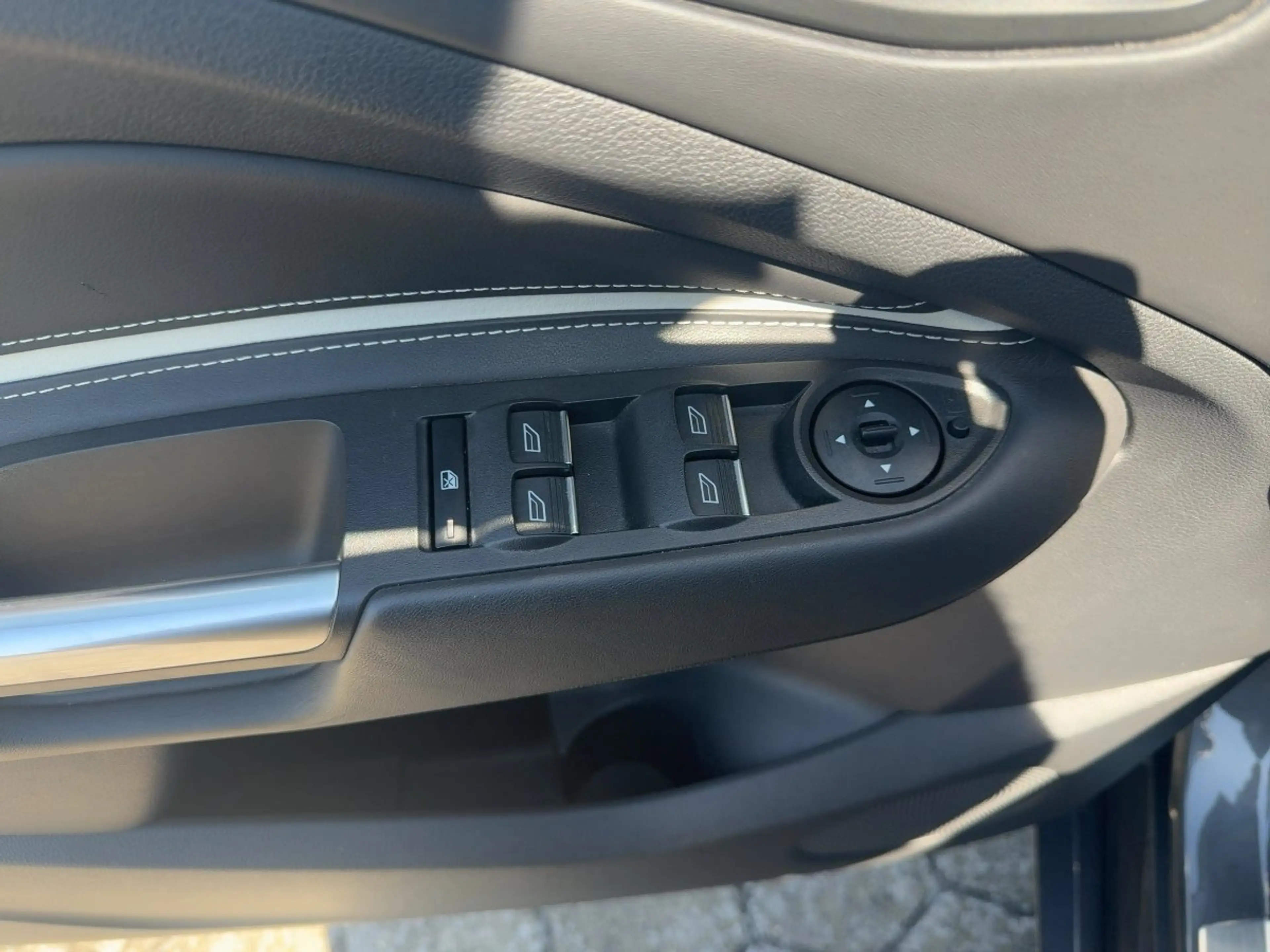 Ford Kuga 1.5 EcoBoost Vignale Navi+Winterp.+2xKlima — photo 15