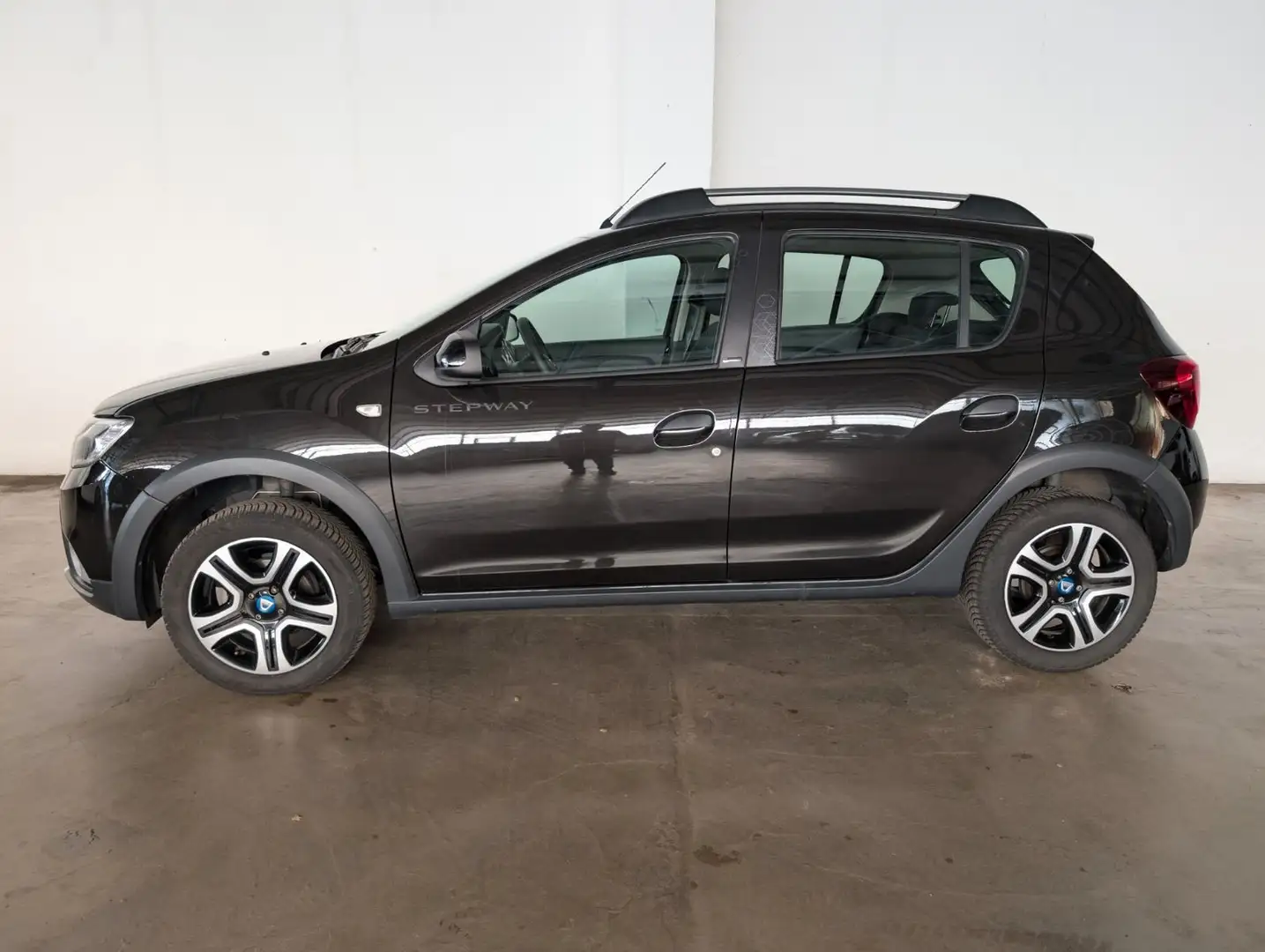 Dacia Sandero Stepway Celebration 1.0 TCe90 Schwarz - 2