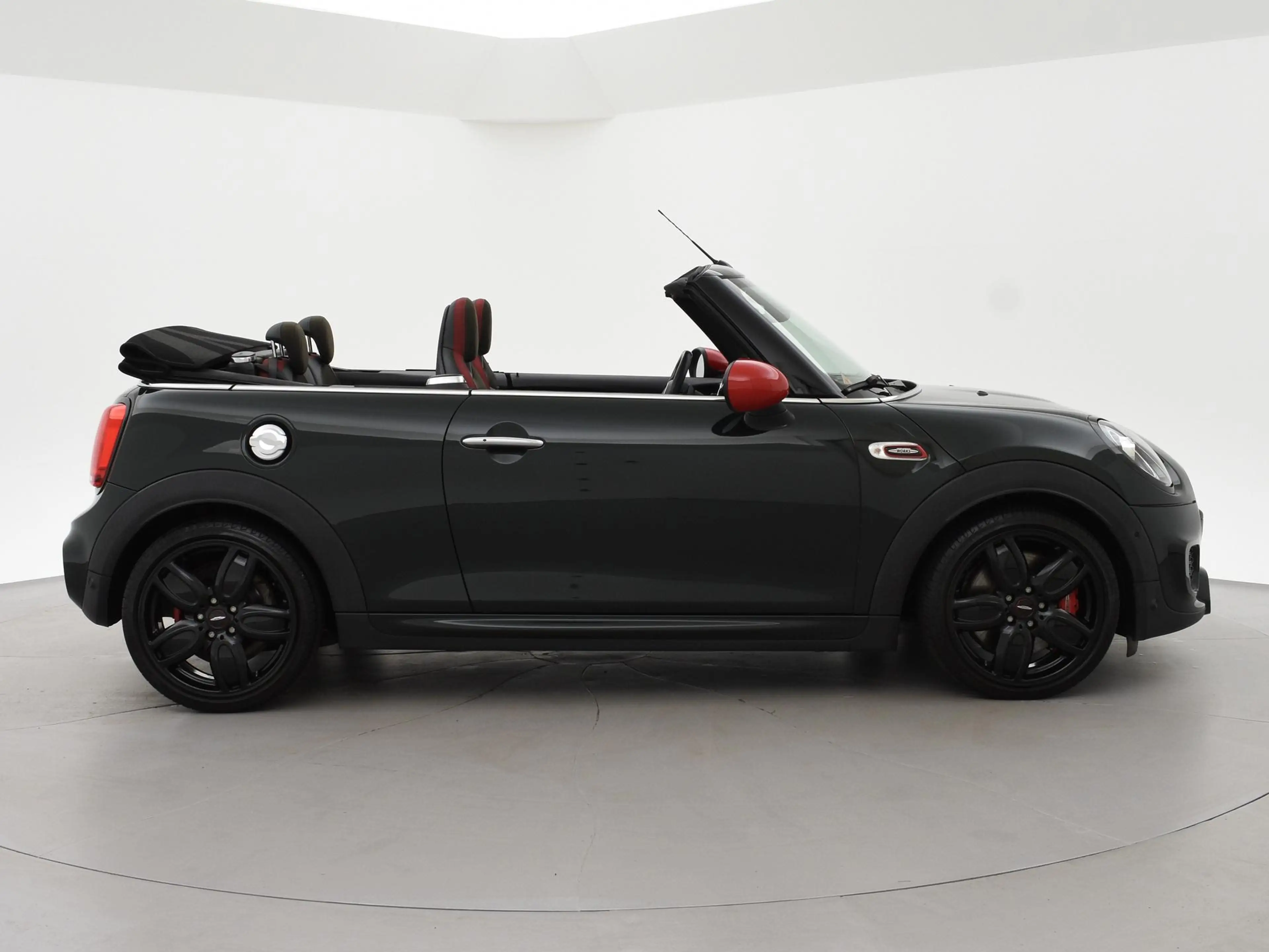 MINI John Cooper Works Cabrio Mini 2.0 JCW 231 PK REBEL GREEN | JCW STOELEN | AD — photo 12