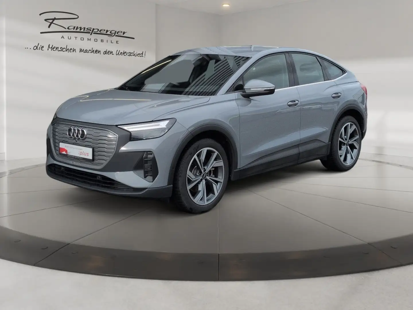 Audi Q4 e-tron LED ACC Navi HuD Kamera Grau - 2
