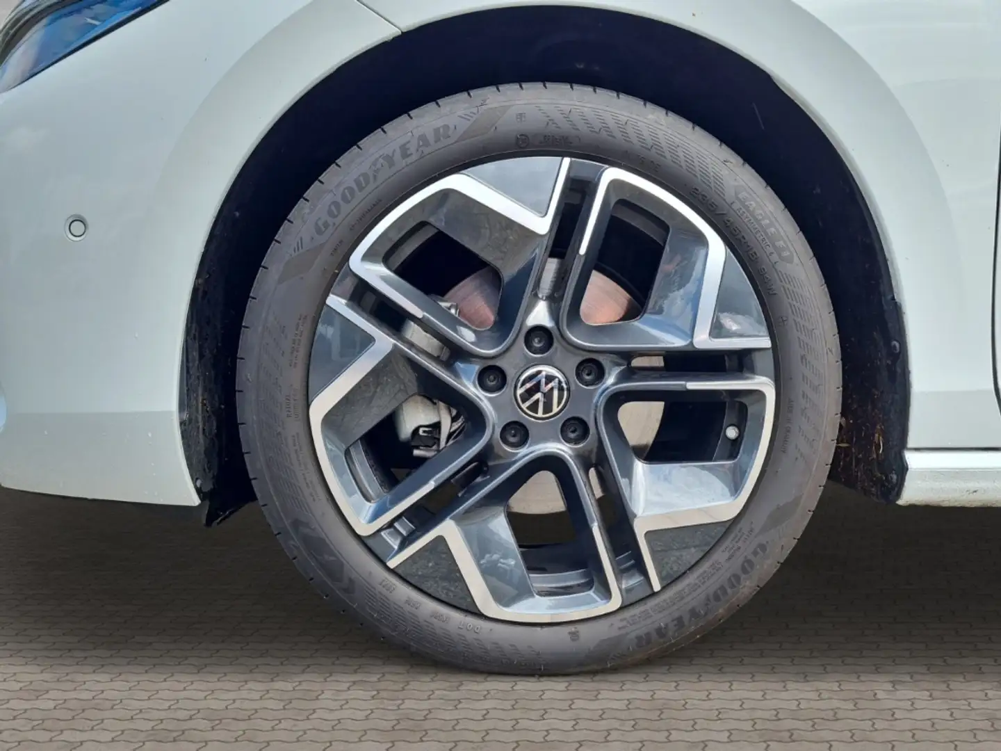 Volkswagen Passat Elegance 2.0 l TDI LED Klima Kamera Sitzhzg. Navig Weiß - 2