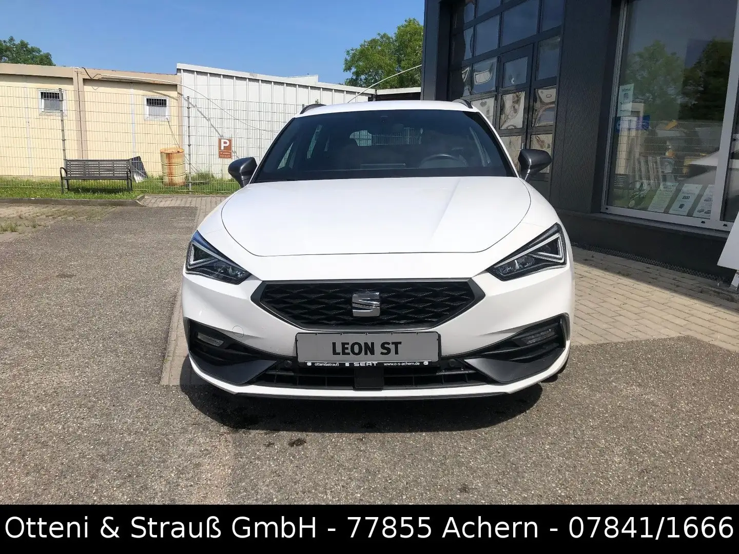 SEAT Leon Seat Leon Sportstourer FR 1,4e-Hybrid/DSG/OPF Weiß - 1