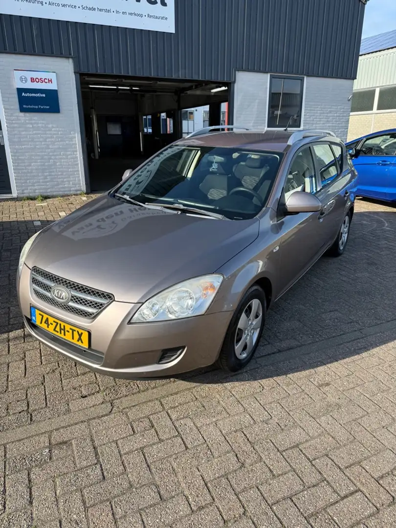 Kia Ceed / cee'd Sporty Wagon 1.6 X-tra Beige - 2