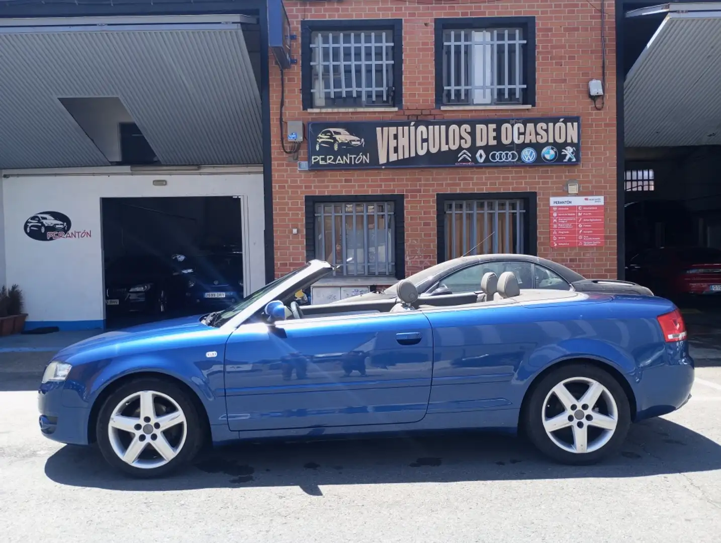 Audi A4 Descapotable Manual de 2 Puertas Azul - 1