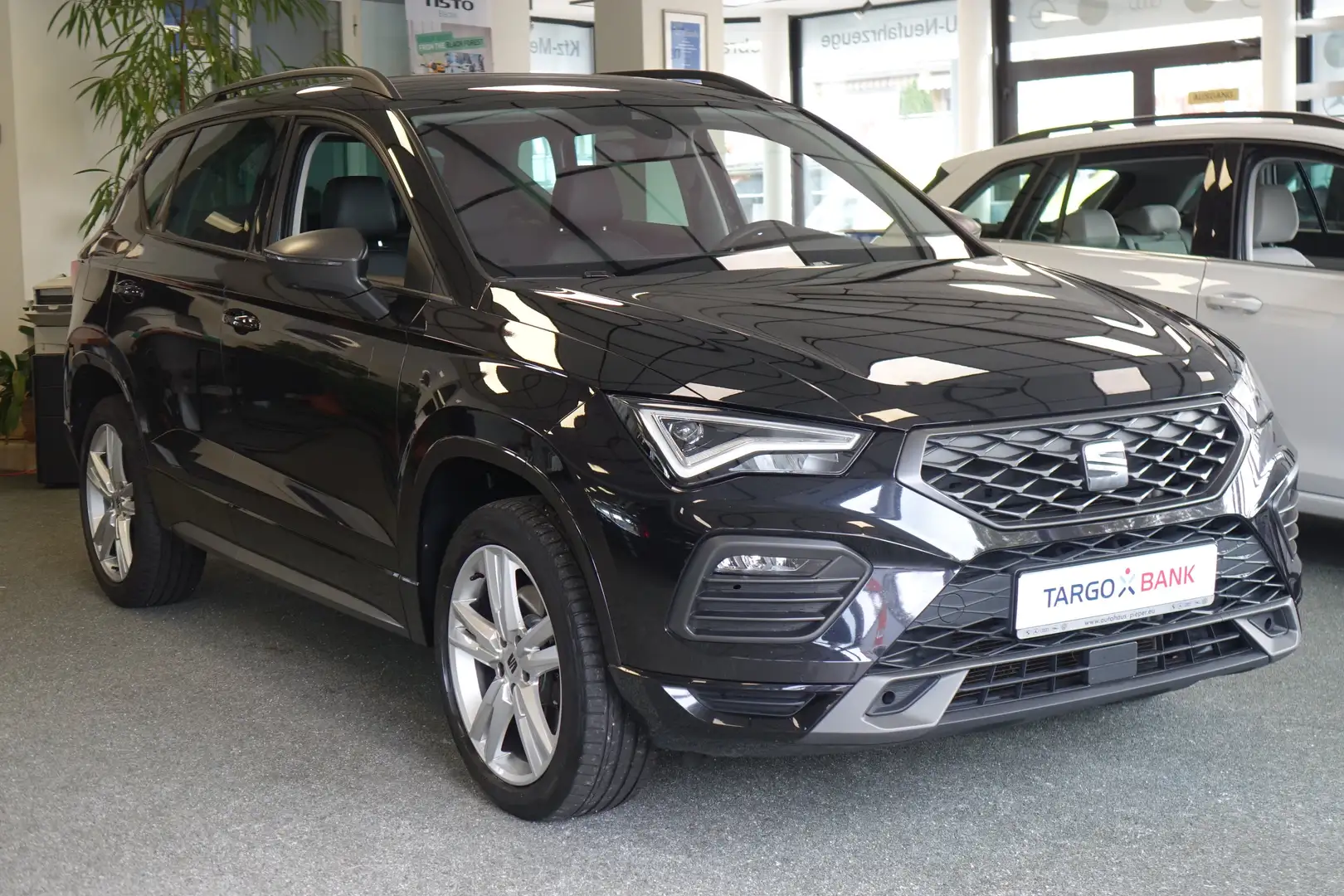 SEAT Ateca FR 2.0 TDI DSG+RFK+ACC+LED+Lenkrad & Scheibe heizb Zwart - 1