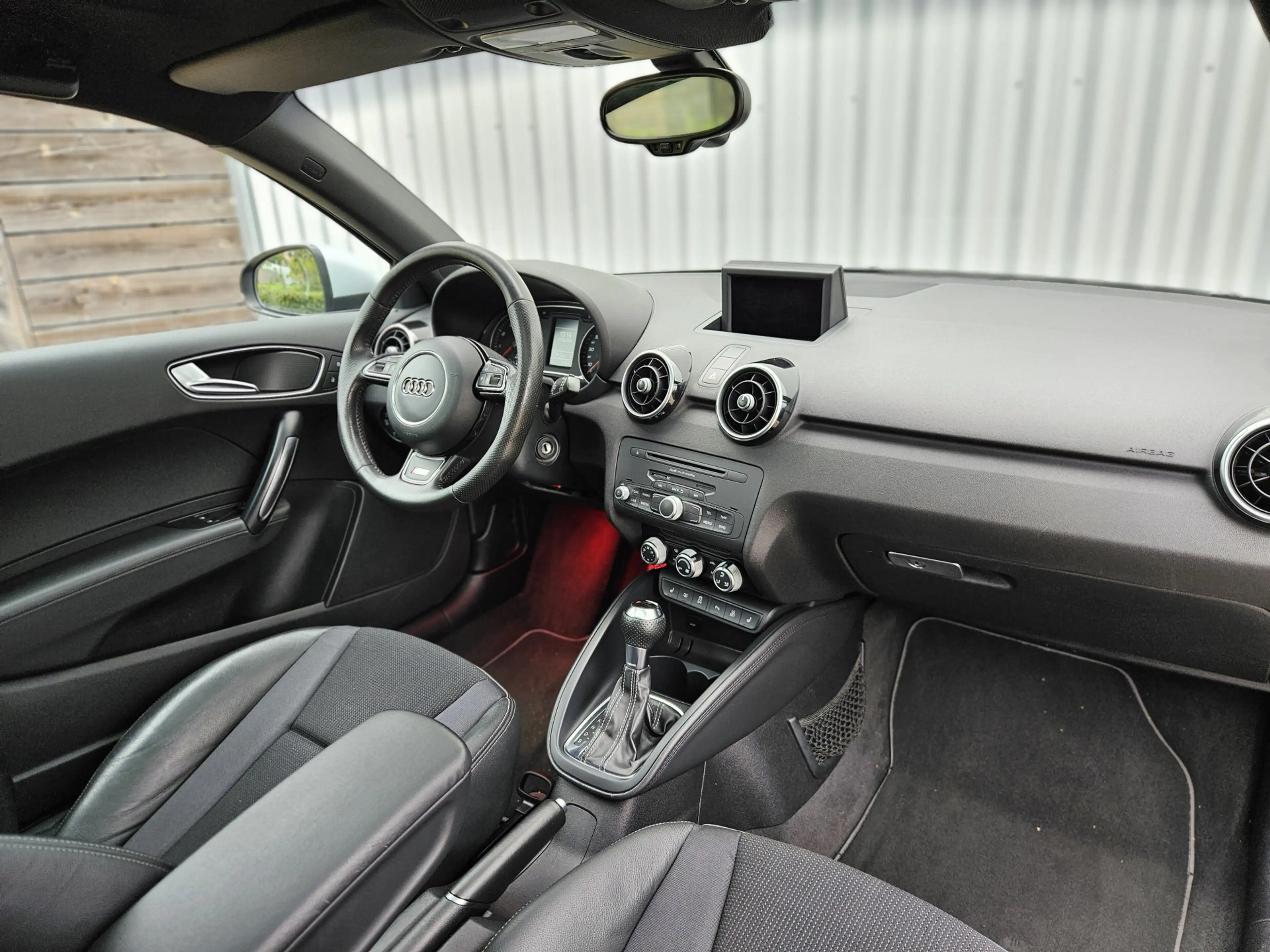 Audi A1 1.4 TFSI S Edition /Automaat/Pano/Stoelverwarming! — photo 9