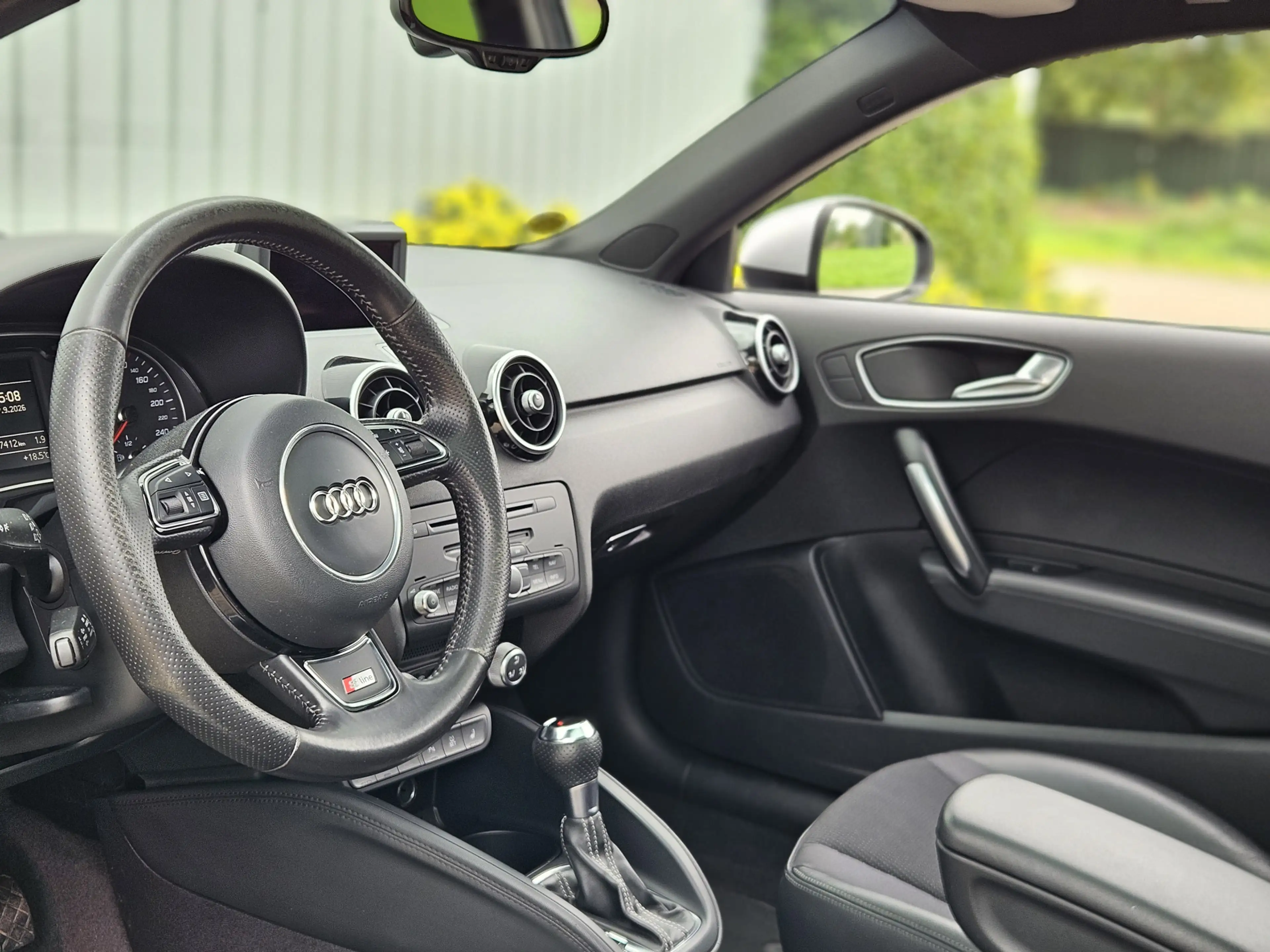 Audi A1 1.4 TFSI S Edition /Automaat/Pano/Stoelverwarming! — photo 8