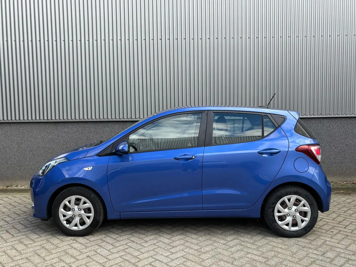 Hyundai i10 1.0i 66pk Comfort | Navigatie | Android Auto/ Appl Blauw - 2
