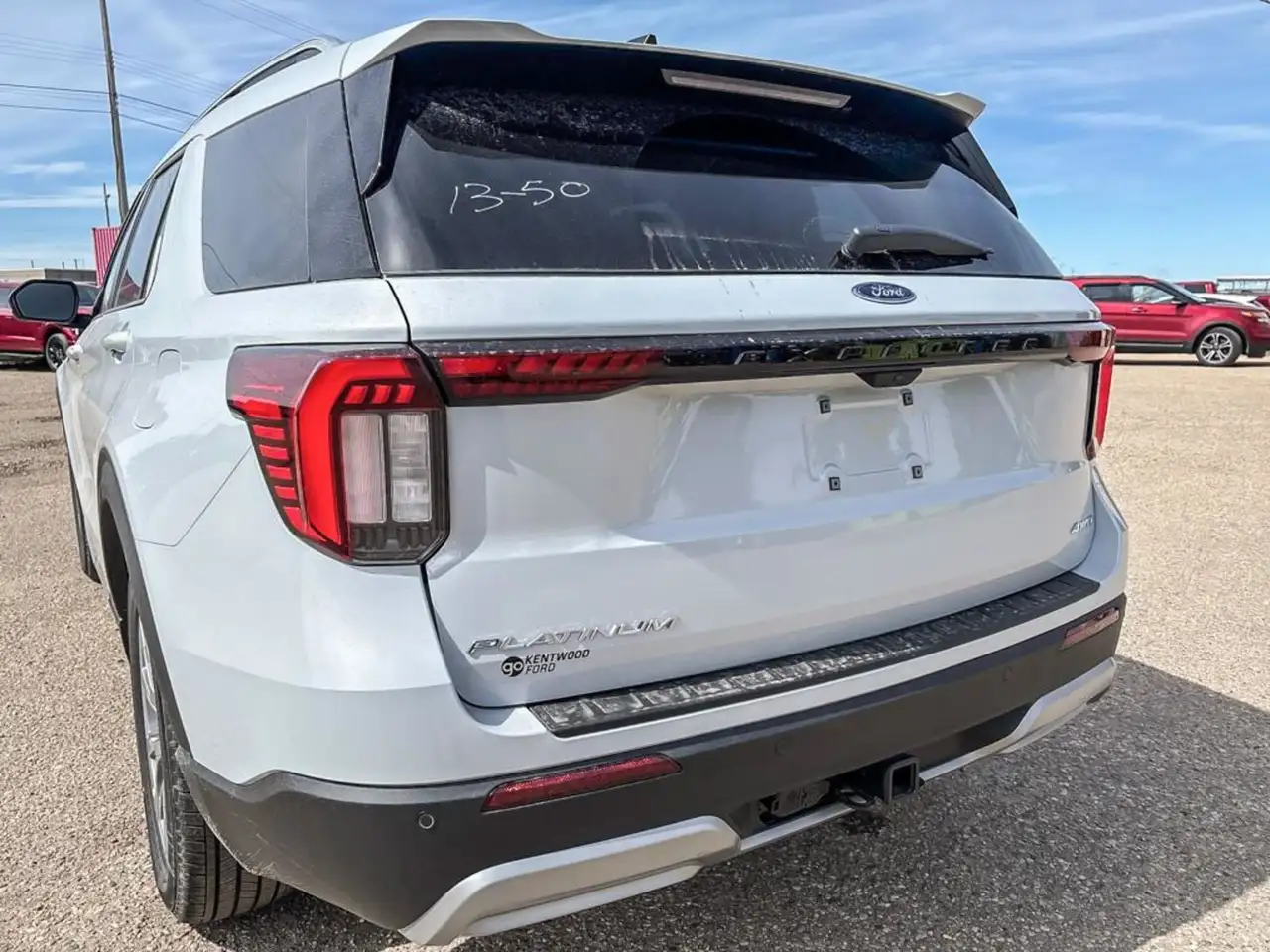 Ford Explorer снимка Ford Explorer