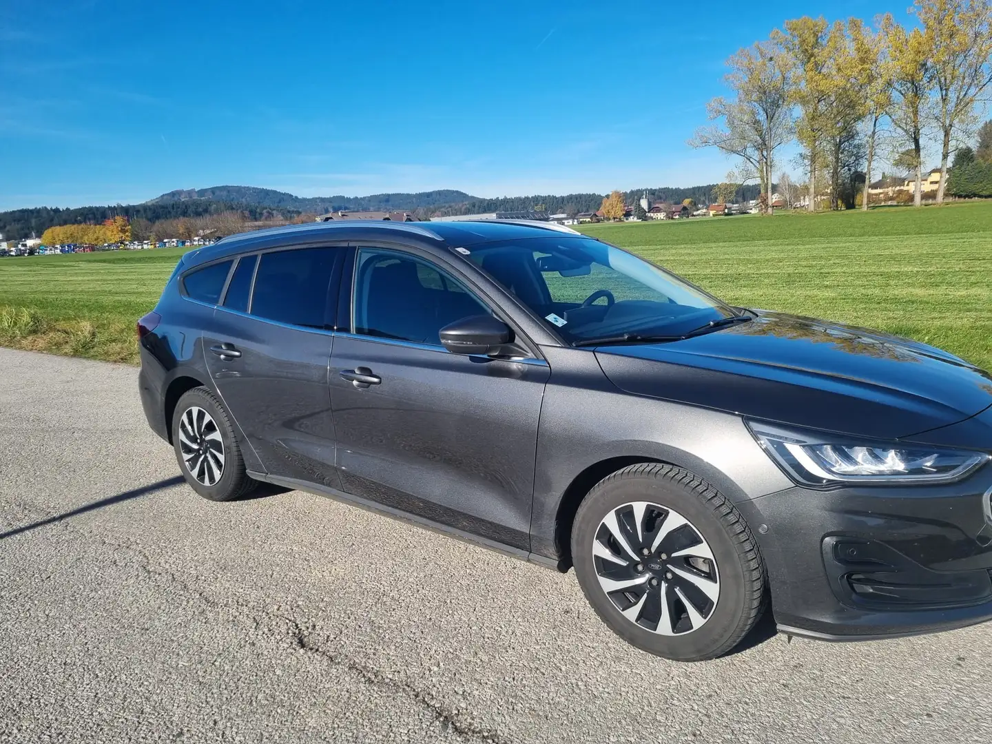 Ford Focus Focus Turnier 1,0 EcoBoost Hybrid Titanium Design Titanium Design - 1
