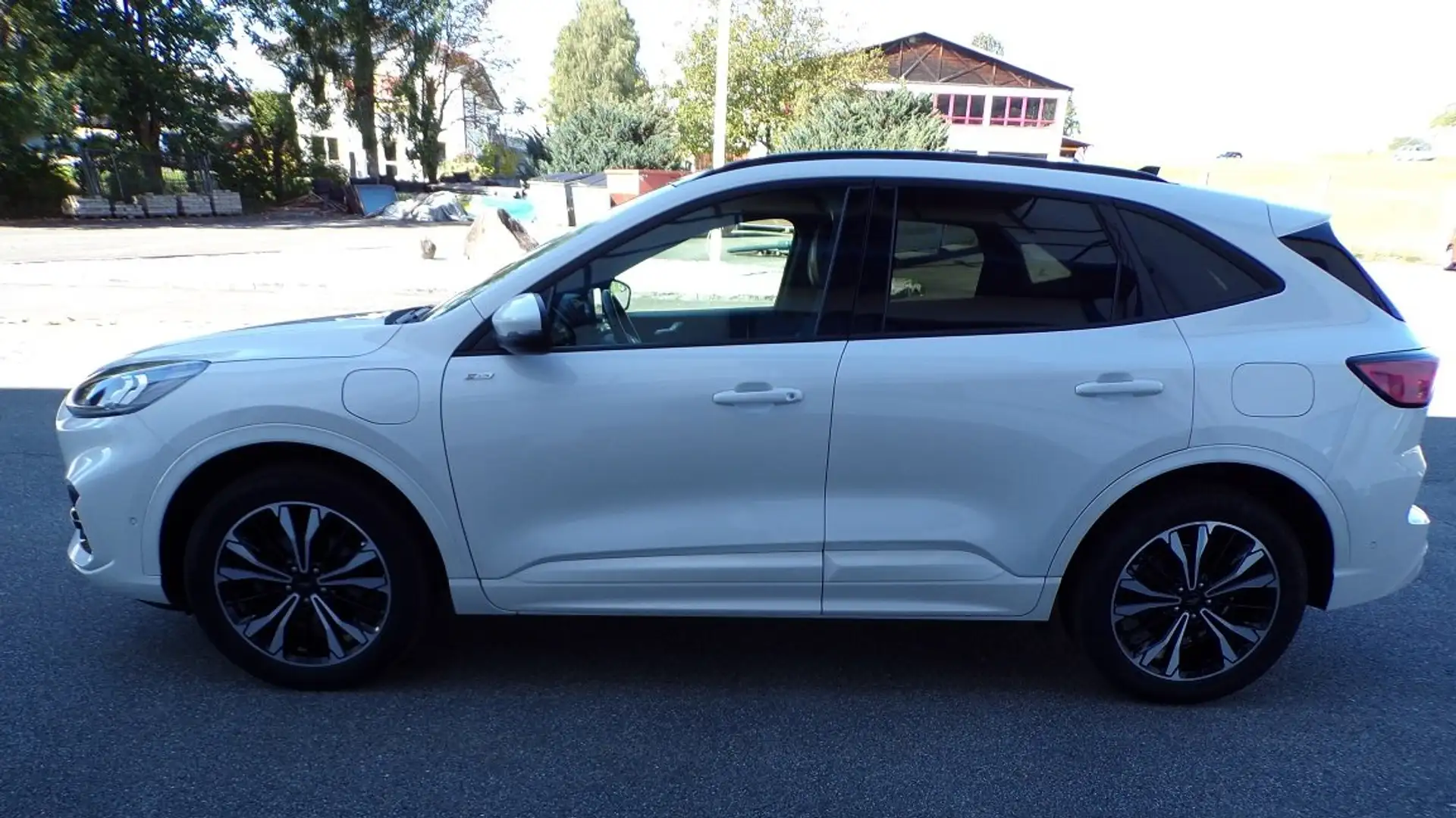 Ford Kuga Plug-In Hybrid ST-Line X, 1. Hand Weiß - 1