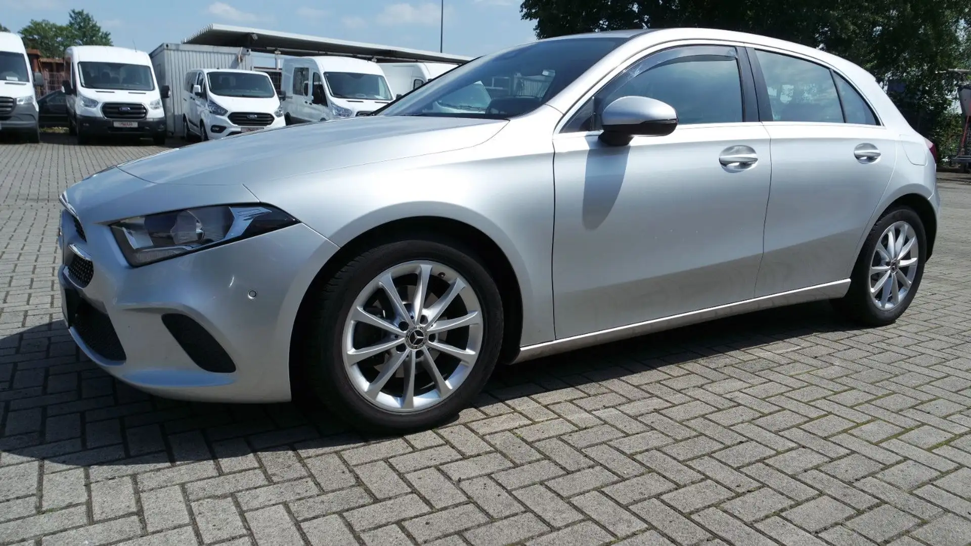Mercedes-Benz A 180 d Progressive, Business, 1. Hand Silber - 1