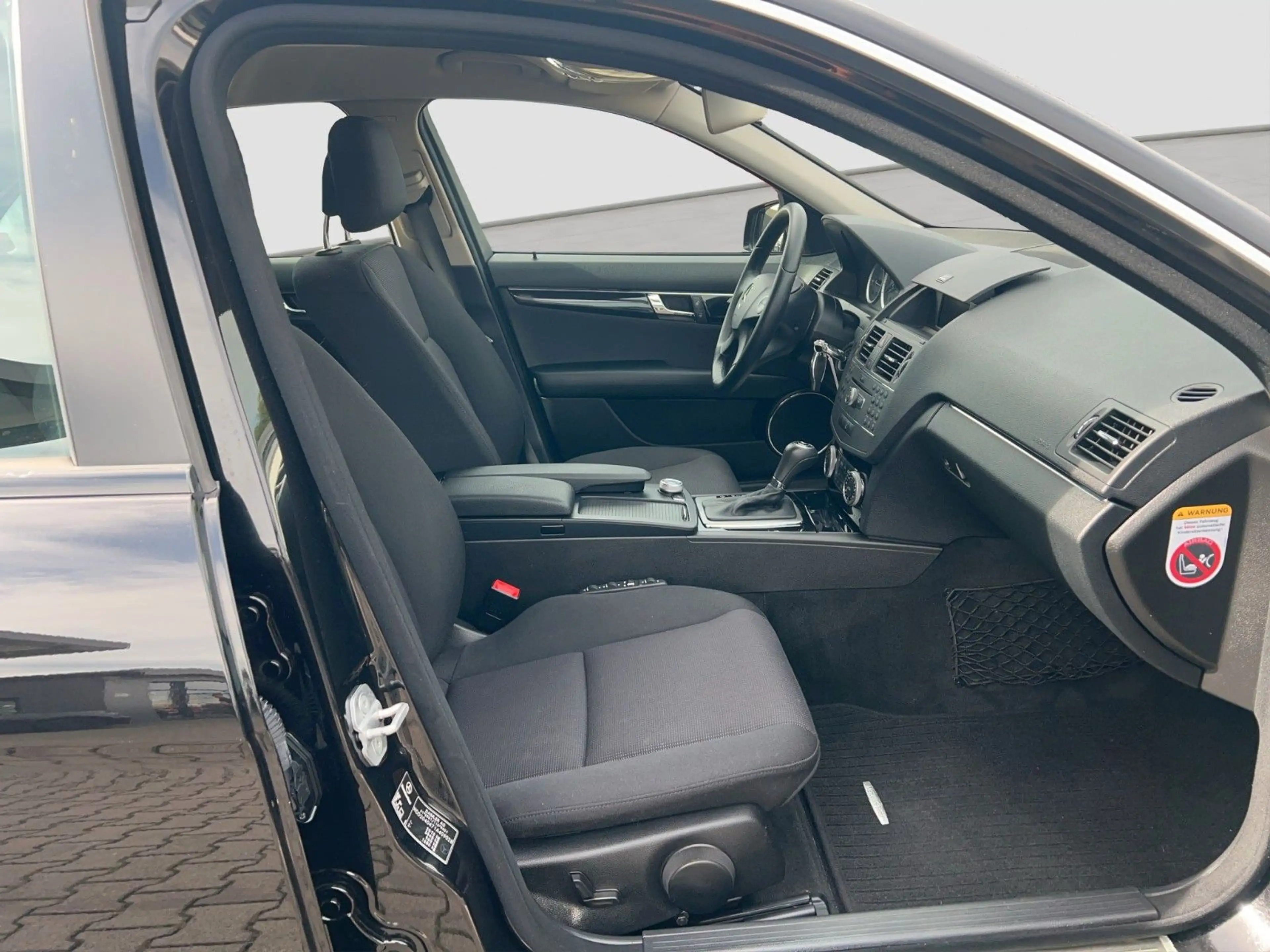 Mercedes-Benz C 250 CGI BlueEfficiency *NAVI*KLIMAA*TEMPO* — photo 14