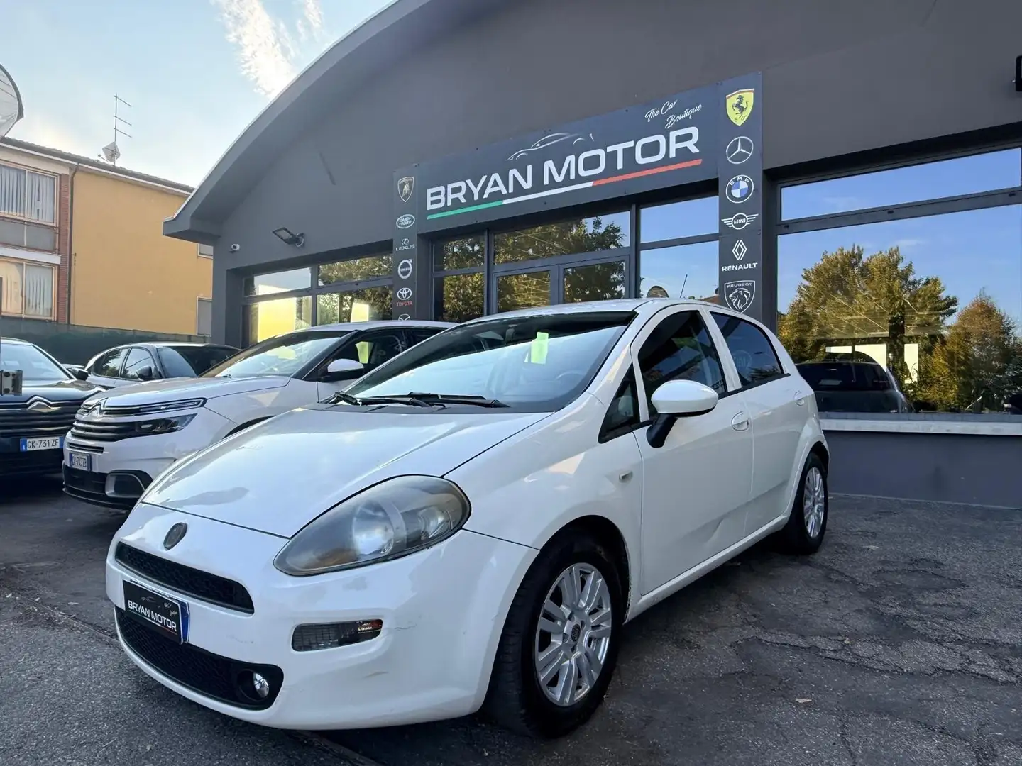 Fiat Punto Punto 1.3 MJT II S&S 95 CV 5 porte Street Weiß - 1