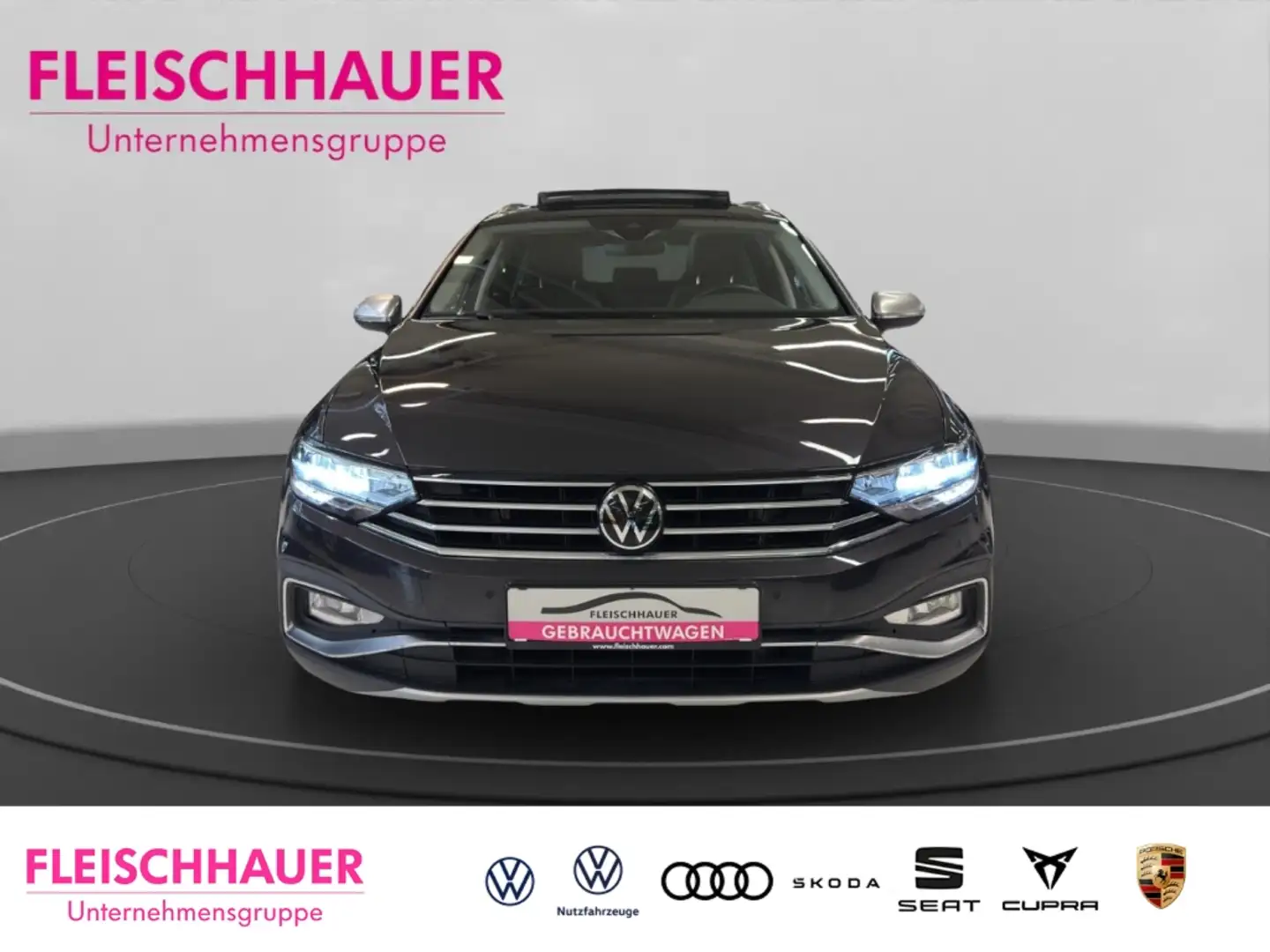 Volkswagen Passat Alltrack Variant 2.0 TDI 4M Navi+LED+AHK+Pano+Kamera Grau - 2