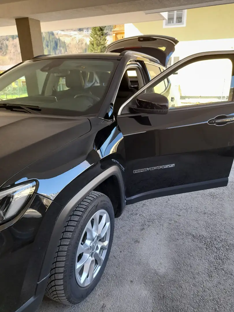 Jeep Compass E-Hybrid 1,5 T4 Fwd DCT 7 SUW - Geländewagen Schwarz - 1