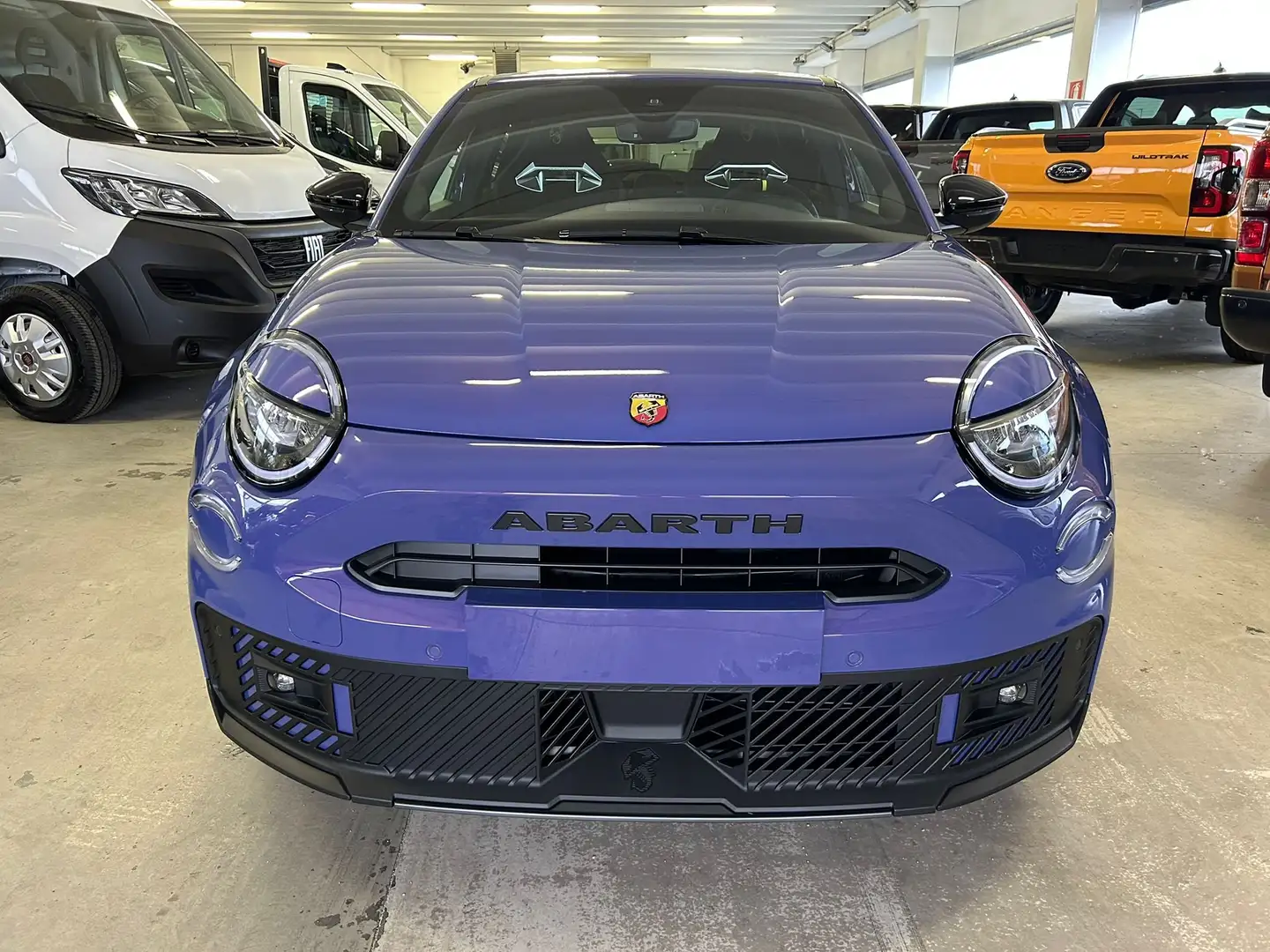 Abarth 600e Scorpionissima! Pronta Consegna! Vettura ufficiale Burdeos - 2