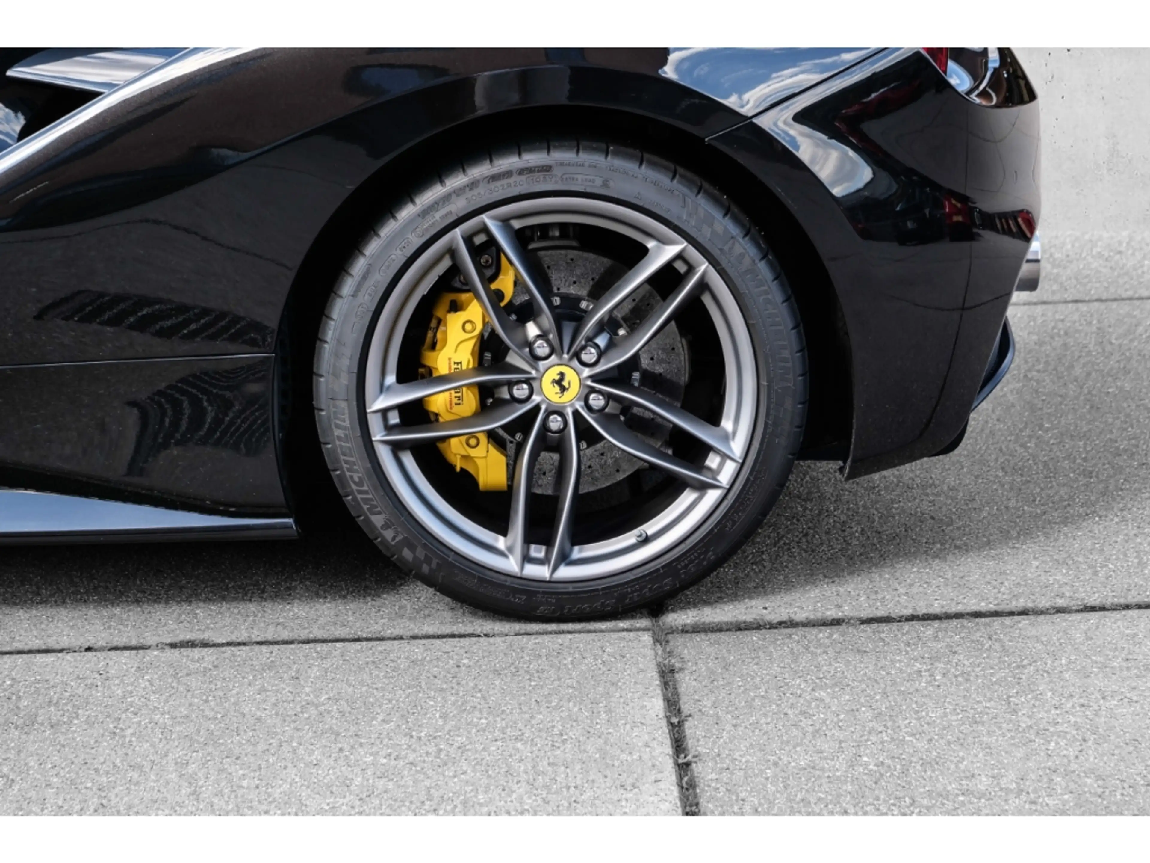 Ferrari 488 GTB *Lift*Carbon+LED*Daytona*Passenger-Display*JBL — photo 10