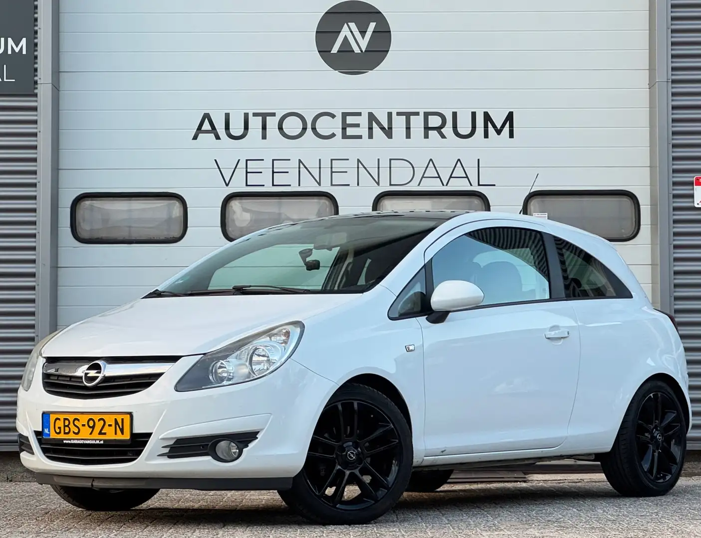 Opel Corsa 1.2-16V Sport 80 PK LM VELGEN/CLIMATE/EL. RAMEN Wit - 1