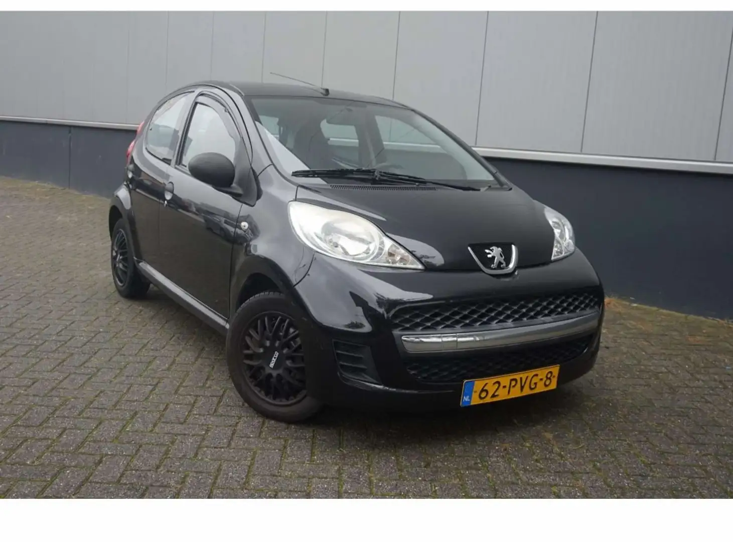Peugeot 107 107 1.0-12V Accent Zwart - 1