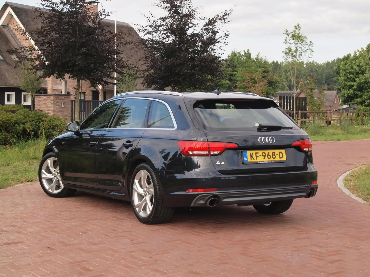 Audi A4 Avant 2.0 TFSI ultra Sport Pro Line S | S-Line | B Blauw - 2