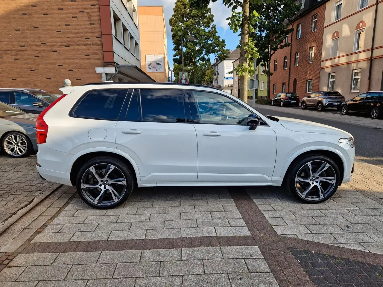 2021 Volvo XC90 R-Design AWD B5*PANO*HuD*360°*AHK*MEMORY*HK, photograph 4