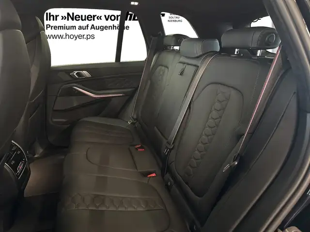 BMW X5 M view 8