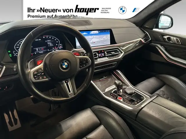 BMW X5 M view 4