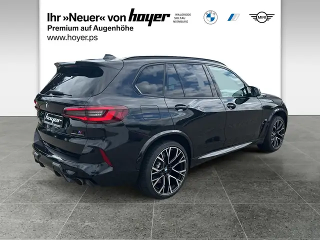 BMW X5 M view 2