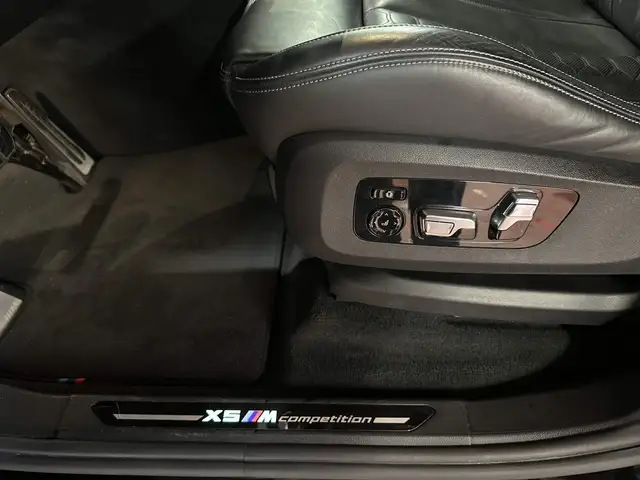 BMW X5 M view 13