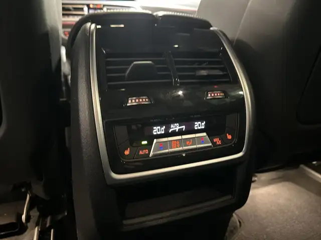 BMW X5 M view 14