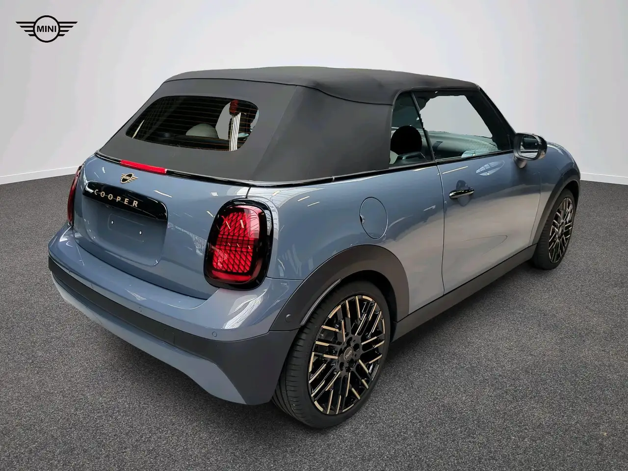 MINI Cooper C Cabrio Favoured Trim 7