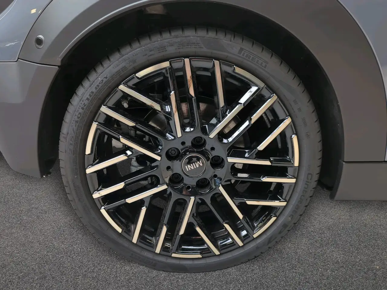 MINI Cooper C Cabrio Favoured Trim 12
