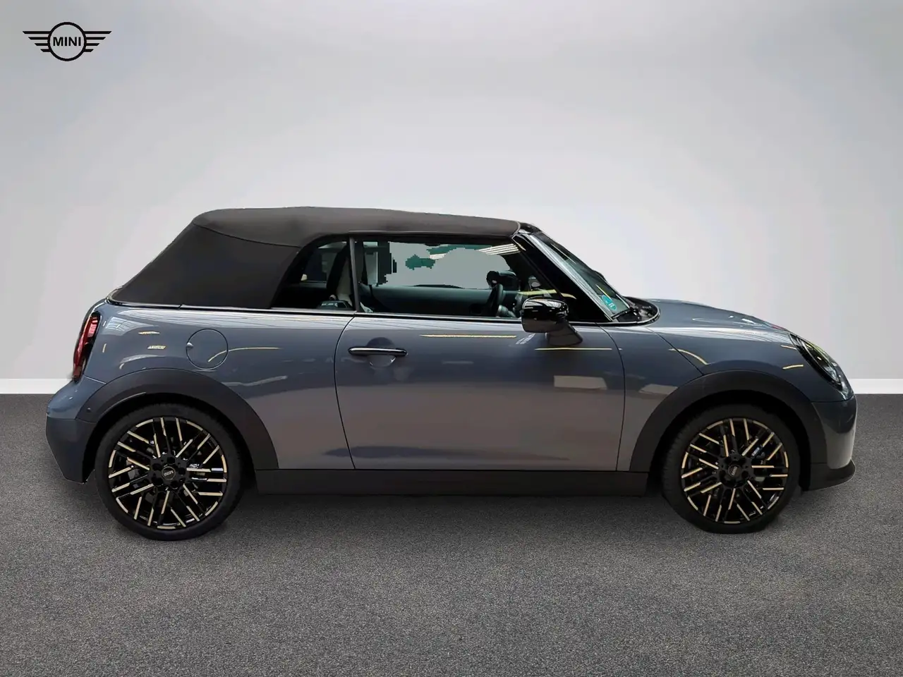 MINI Cooper C Cabrio Favoured Trim 3