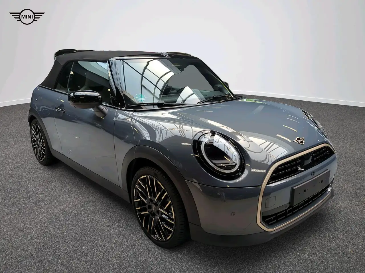 MINI Cooper C Cabrio Favoured Trim 14