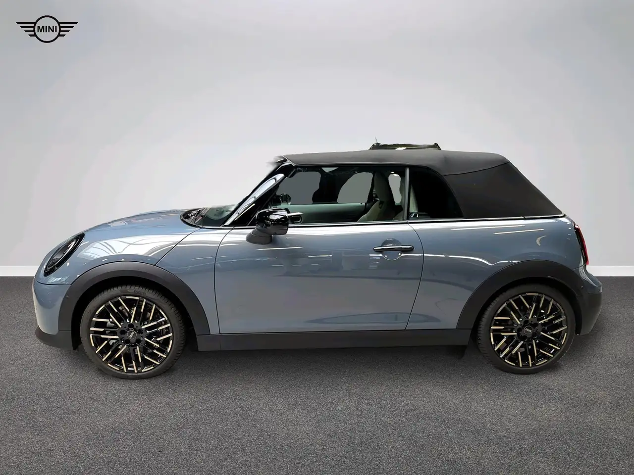 MINI Cooper C Cabrio Favoured Trim 2