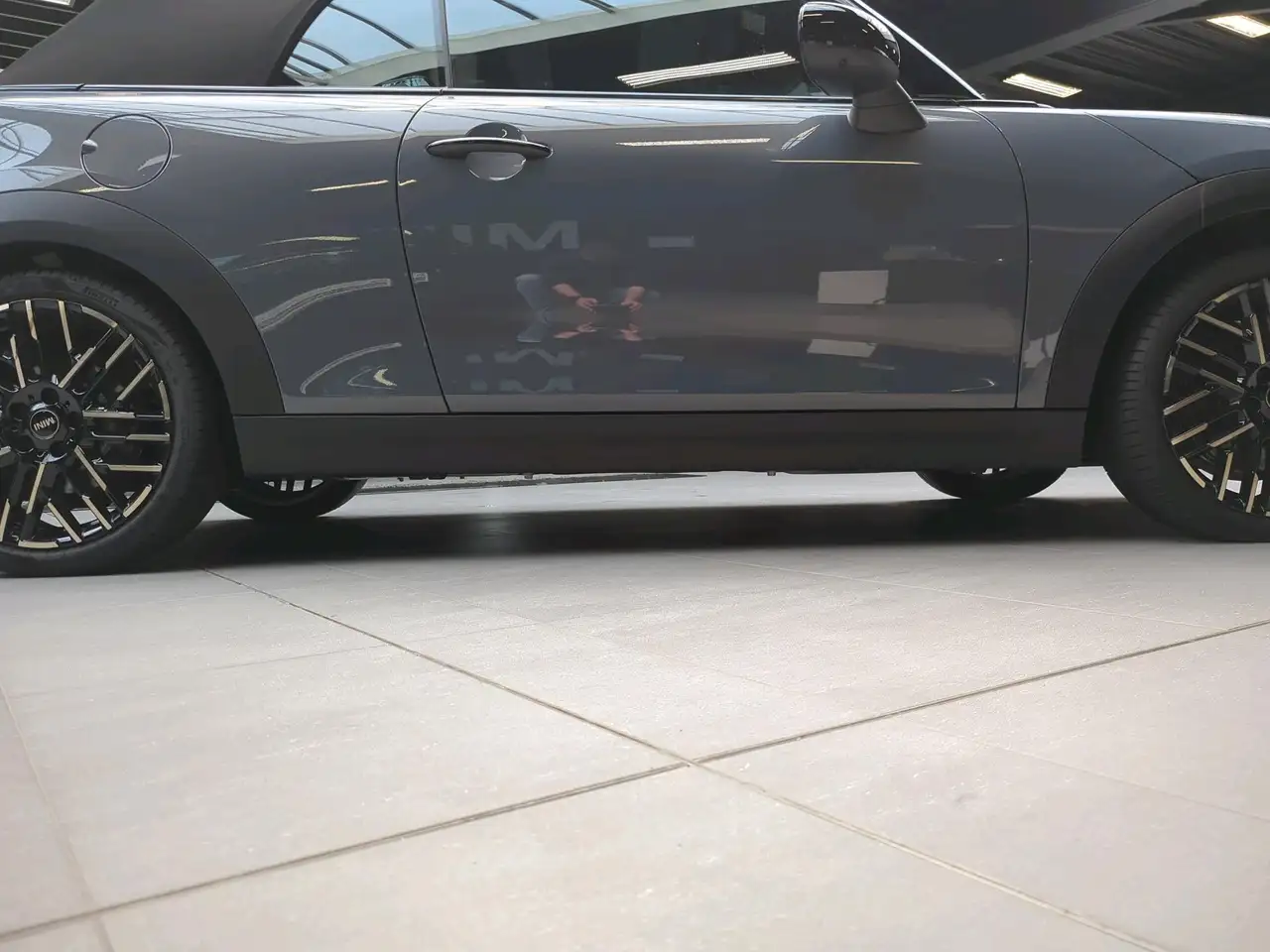 MINI Cooper C Cabrio Favoured Trim 17
