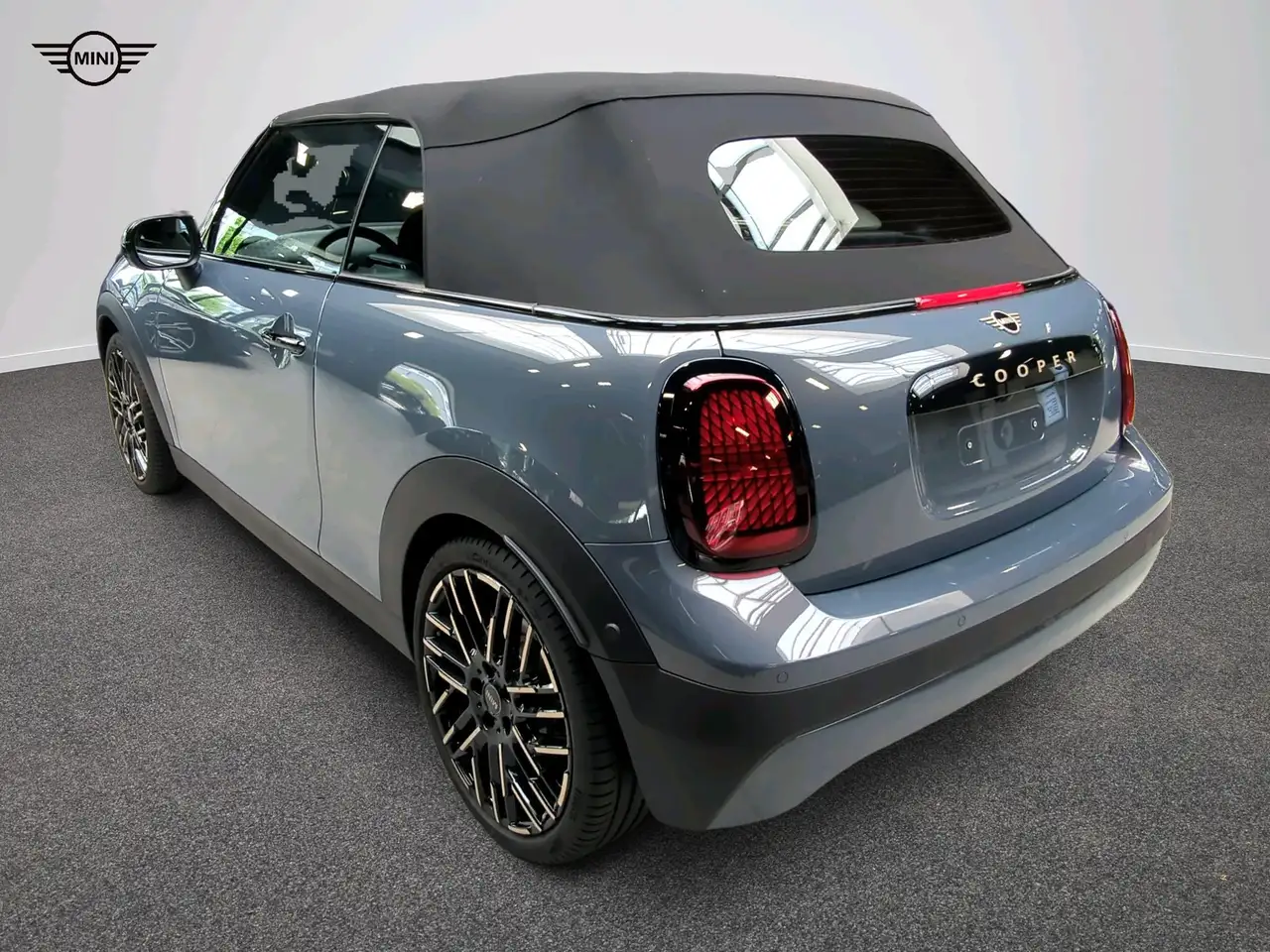 MINI Cooper C Cabrio Favoured Trim 4