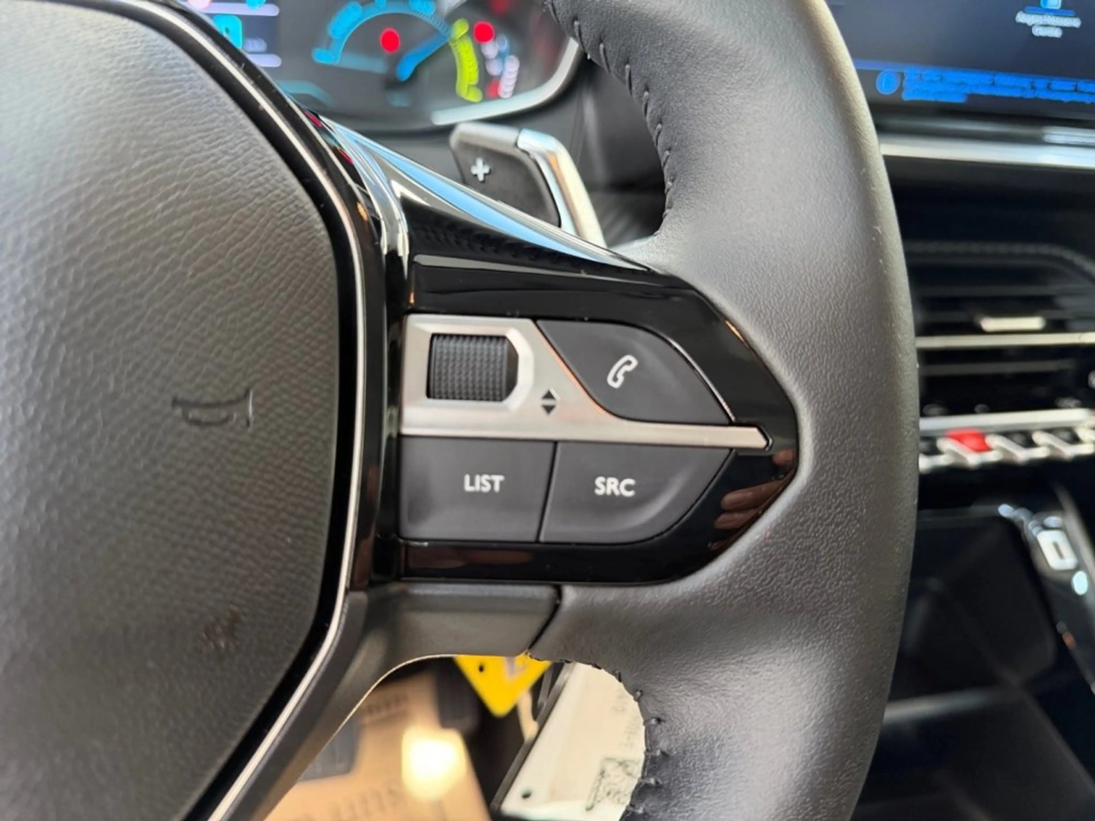Peugeot 208 Hybrid 110 e-DCS6 Style Aut. — photo 14