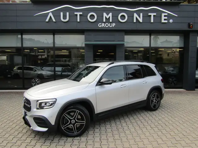 Mercedes-Benz GLB 220