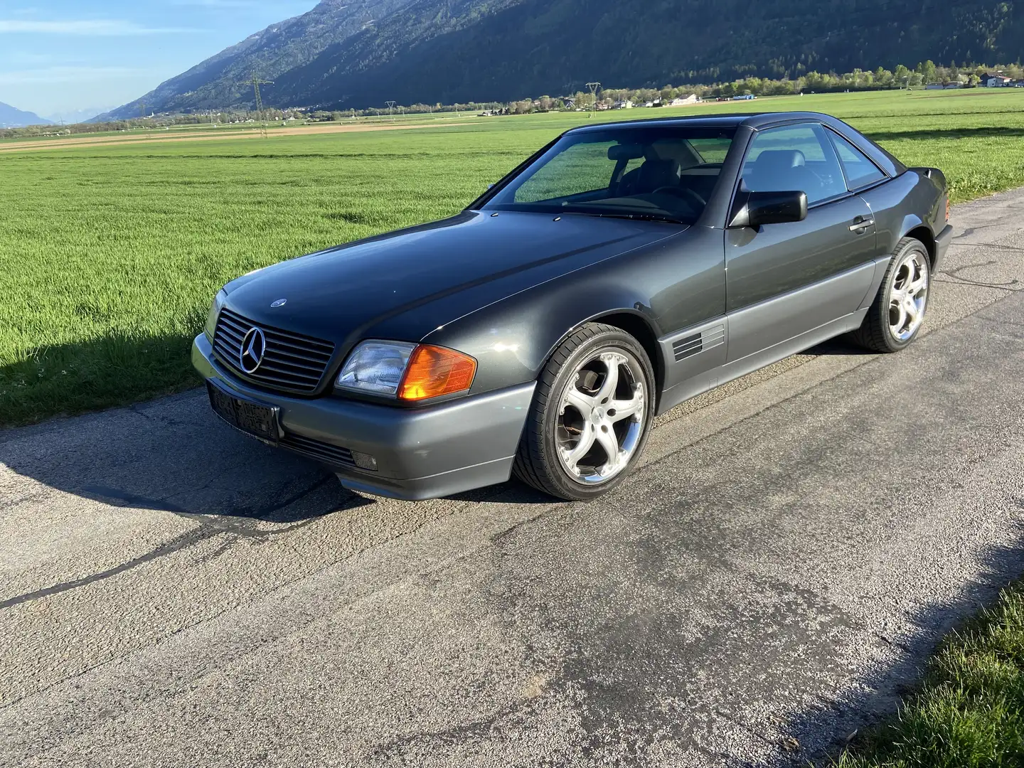 Mercedes-Benz SL 300 Roadster - 1
