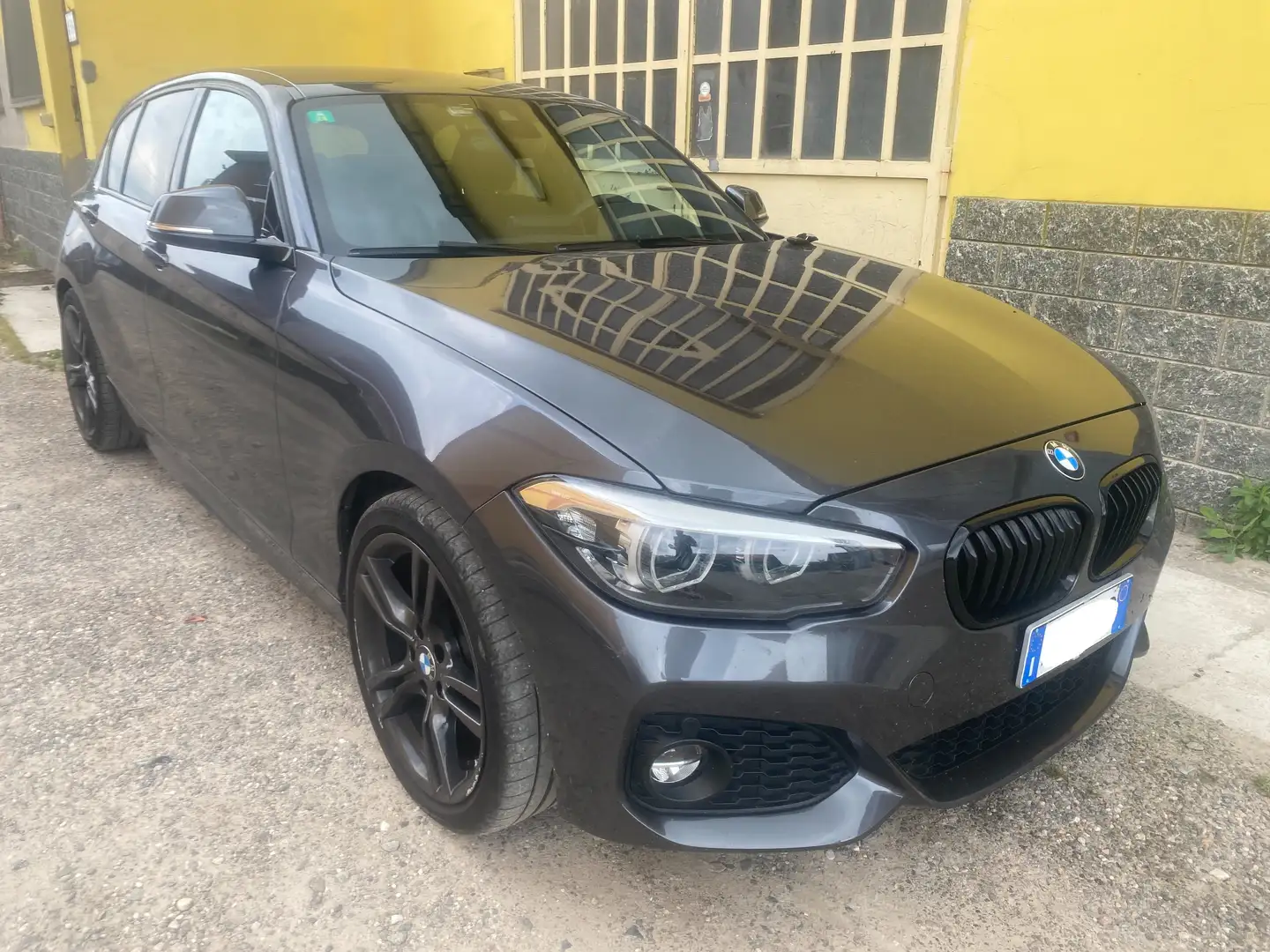 BMW 116 116d Sport 5p auto my18 Grau - 1