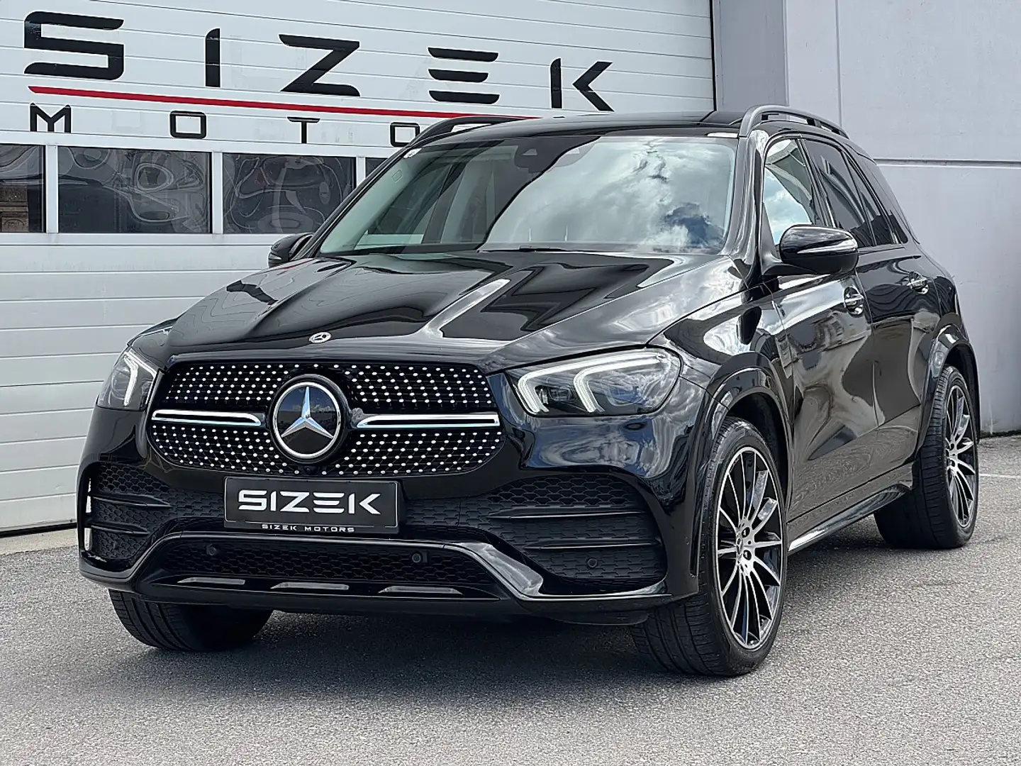 Mercedes-Benz GLE 300 d 4Matic|AMG LINE|AHK|AIRMATIC|DISTRONIC|360° K... Schwarz - 1